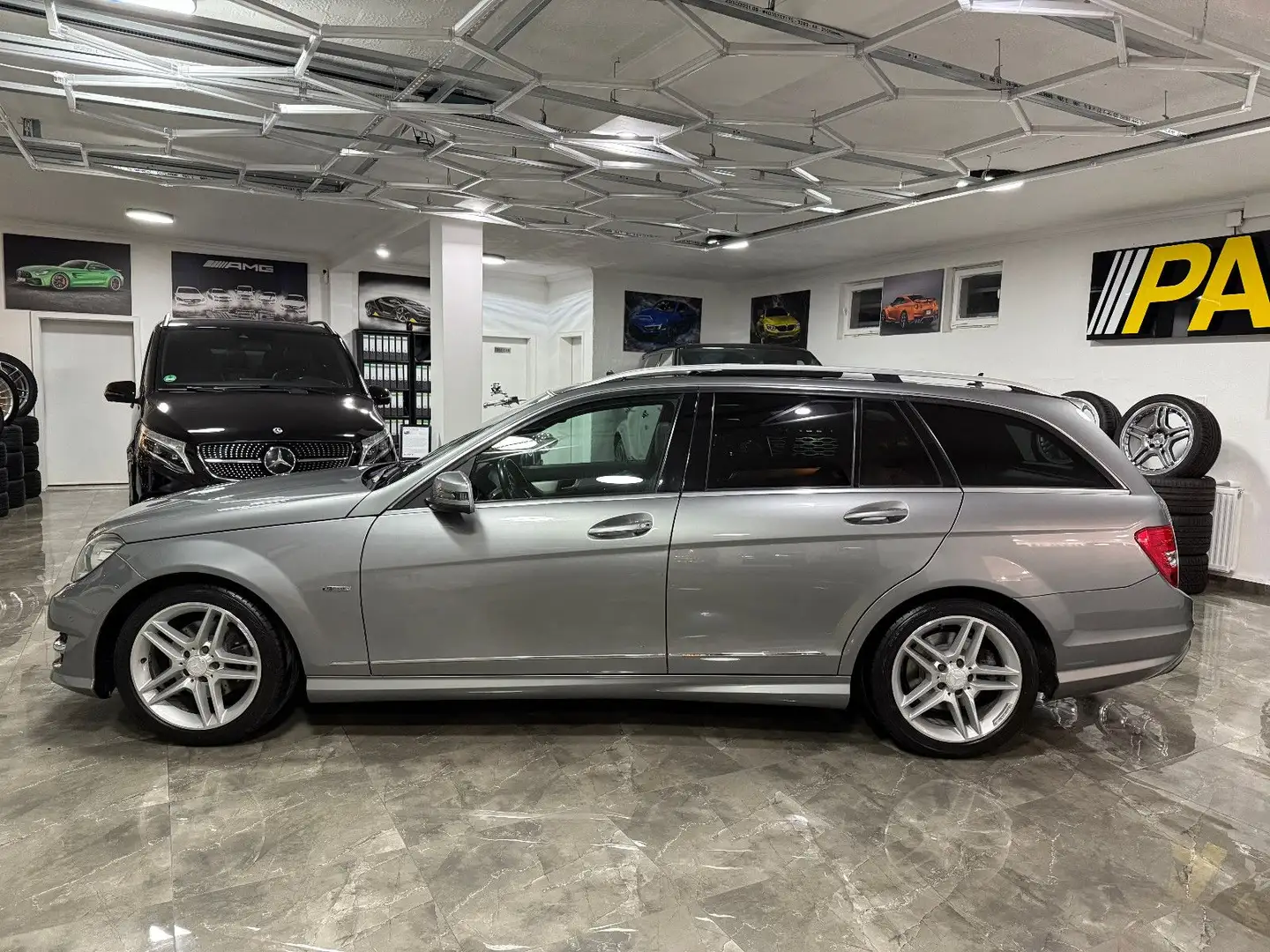 Mercedes-Benz C 220 T CDI / AMG-Line Distronic Pano AHK Totw. Argent - 2