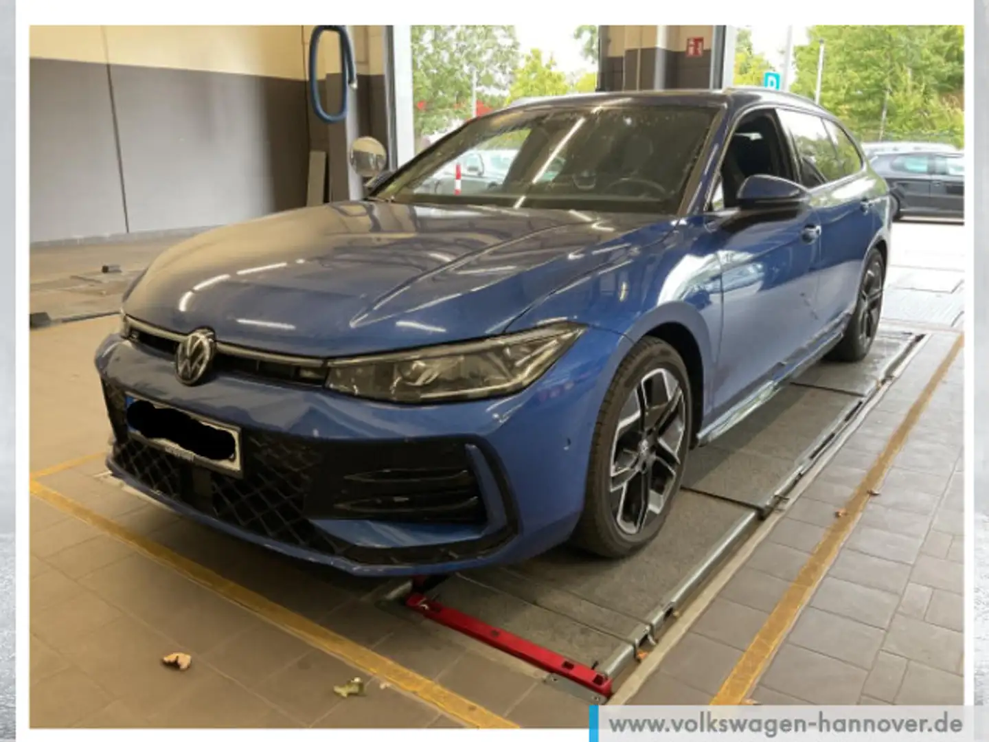 Volkswagen Passat Variant 2.0 TDI DSG R-Line Navi AHK Pano Blau - 2