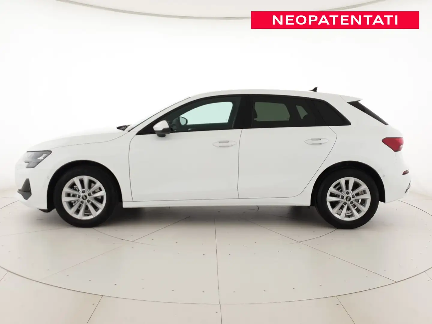 Audi A3 Sportback 30TFSI 116CV S tronic Business Bianco - 2