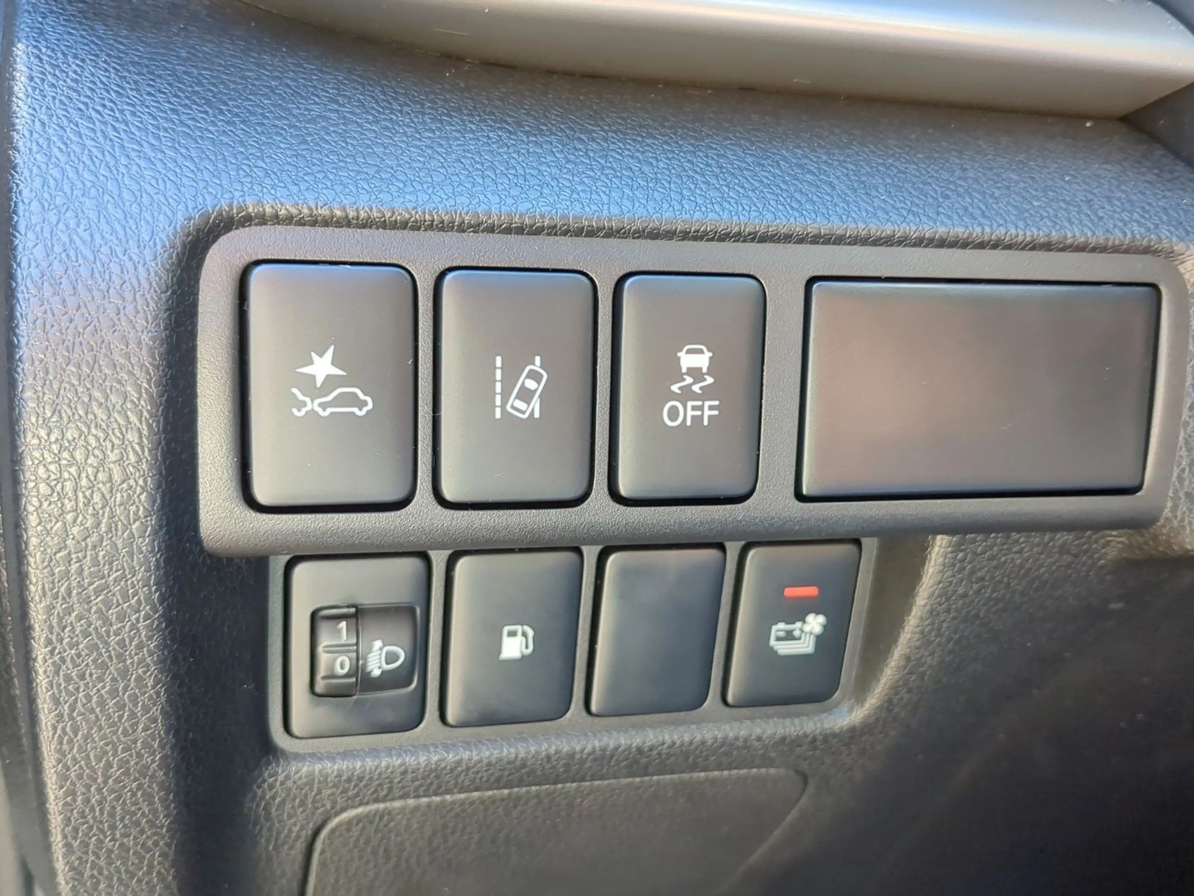 Mitsubishi Eclipse Cross Basis Hybrid 4WD RFK SHZ KLIMA ACP — photo 20
