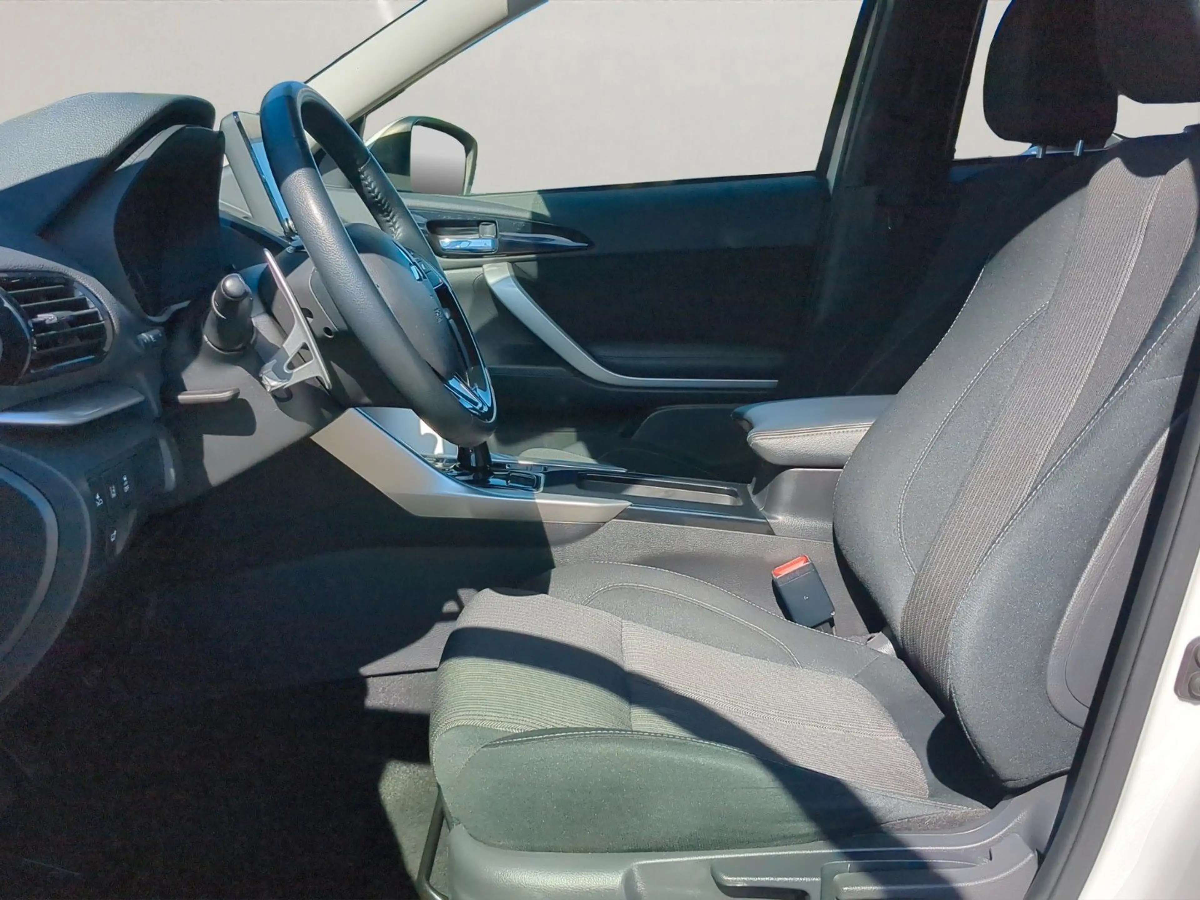 Mitsubishi Eclipse Cross Basis Hybrid 4WD RFK SHZ KLIMA ACP — photo 9