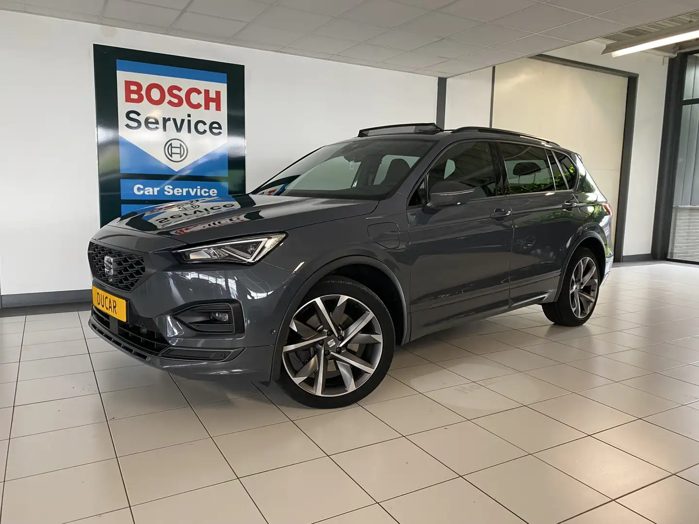 SEAT Tarraco 1.4 TSI e-Hybrid PHEV FR Business Intense Panorama Grijs - 1