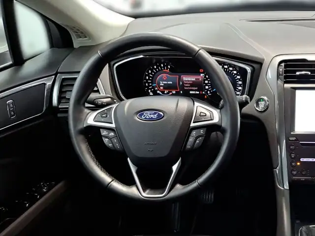 Ford Mondeo view 13