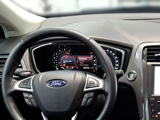 Ford Mondeo view 14