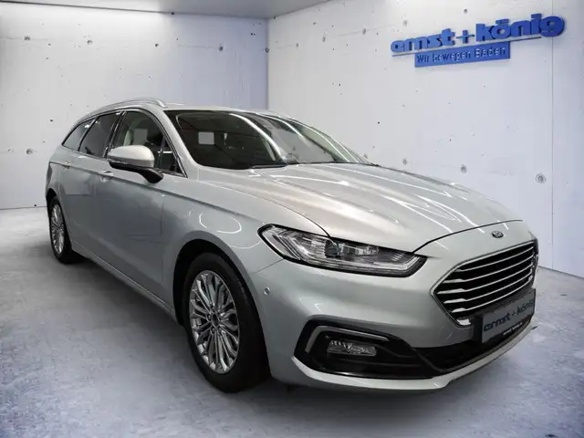 Ford Mondeo view 2