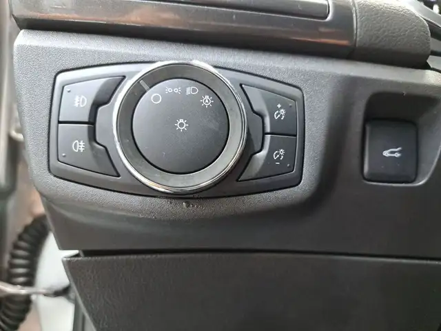 Ford Mondeo view 10