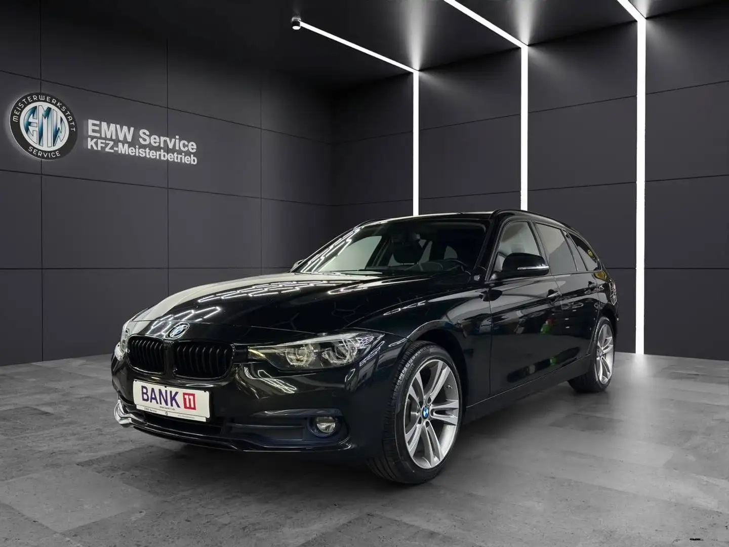 BMW 320 d F31 xDrive Aut.Sport Line AHK*HUD Pano H&K Schwarz - 1