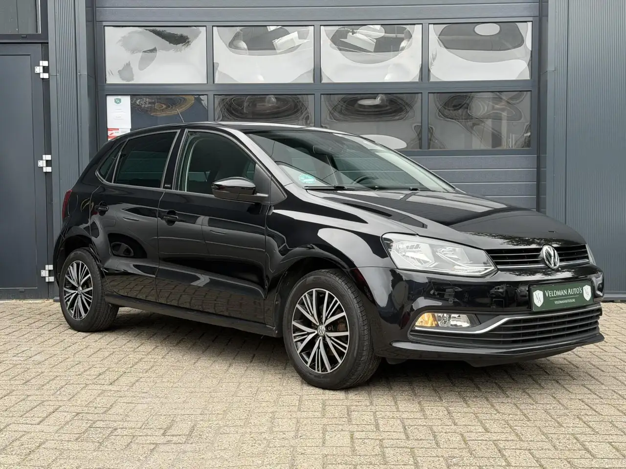 Volkswagen Polo 1.0 MPI Allstar | Cruise | PDC | Airco — photo 1 of 22