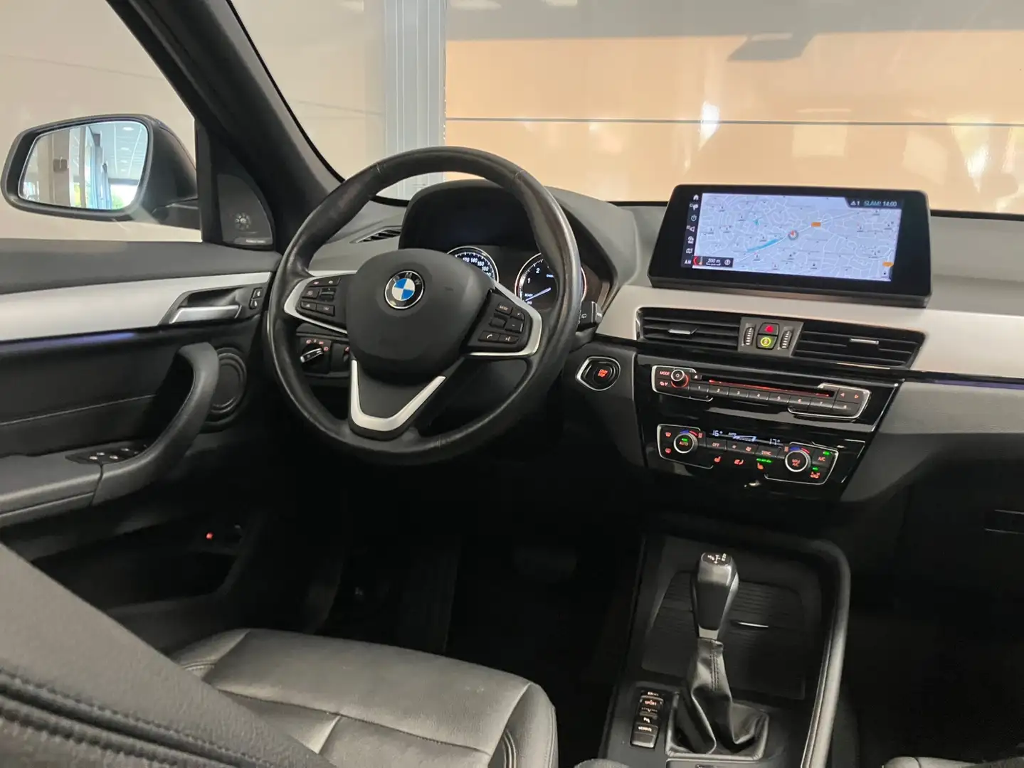BMW X1 XDrive25e ADVANTAGE | PANODAK | LEER | LED | ELEKT Blauw - 2