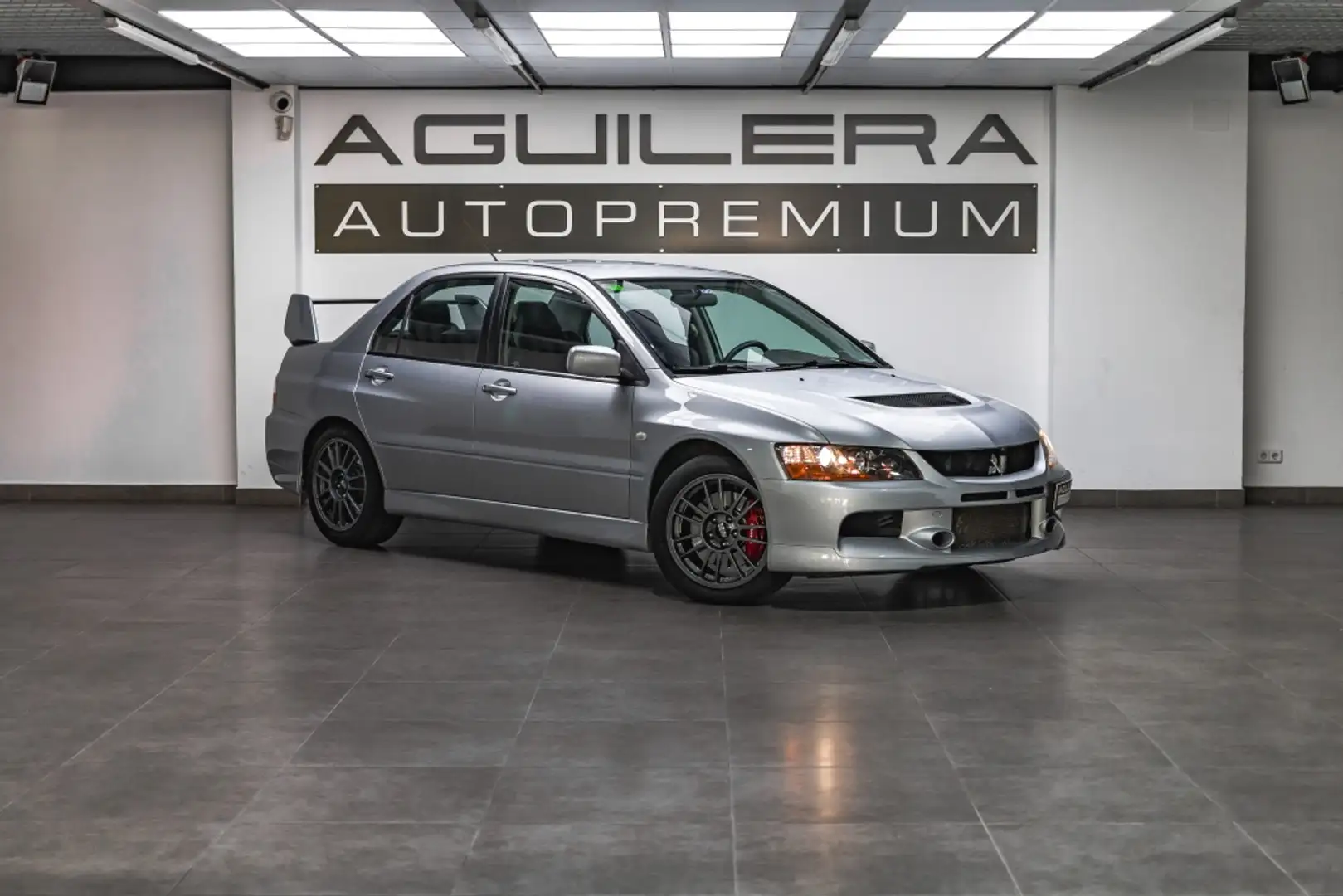 Mitsubishi Lancer Evolution 2.0T GSR Ultimate Silber - 1