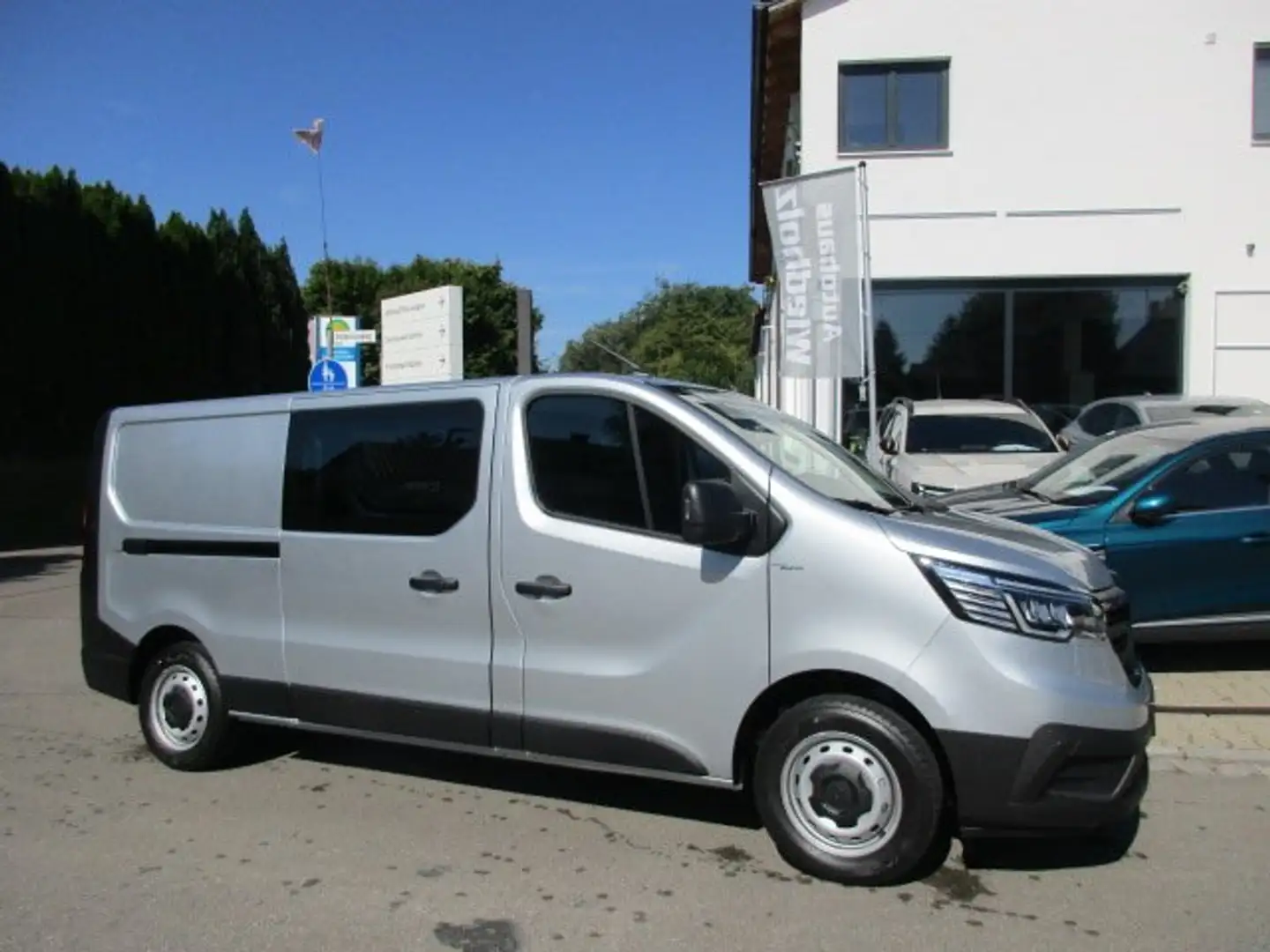 Renault Trafic Komfort L2H1 dci 150 Klima Kamera PDC Radio Grau - 1