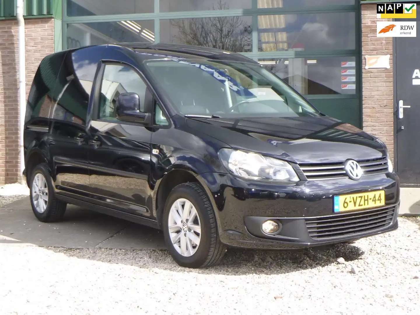Volkswagen Caddy 1.6 TDI NETTE STAAT LUXE UITVOERING Czarny - 1