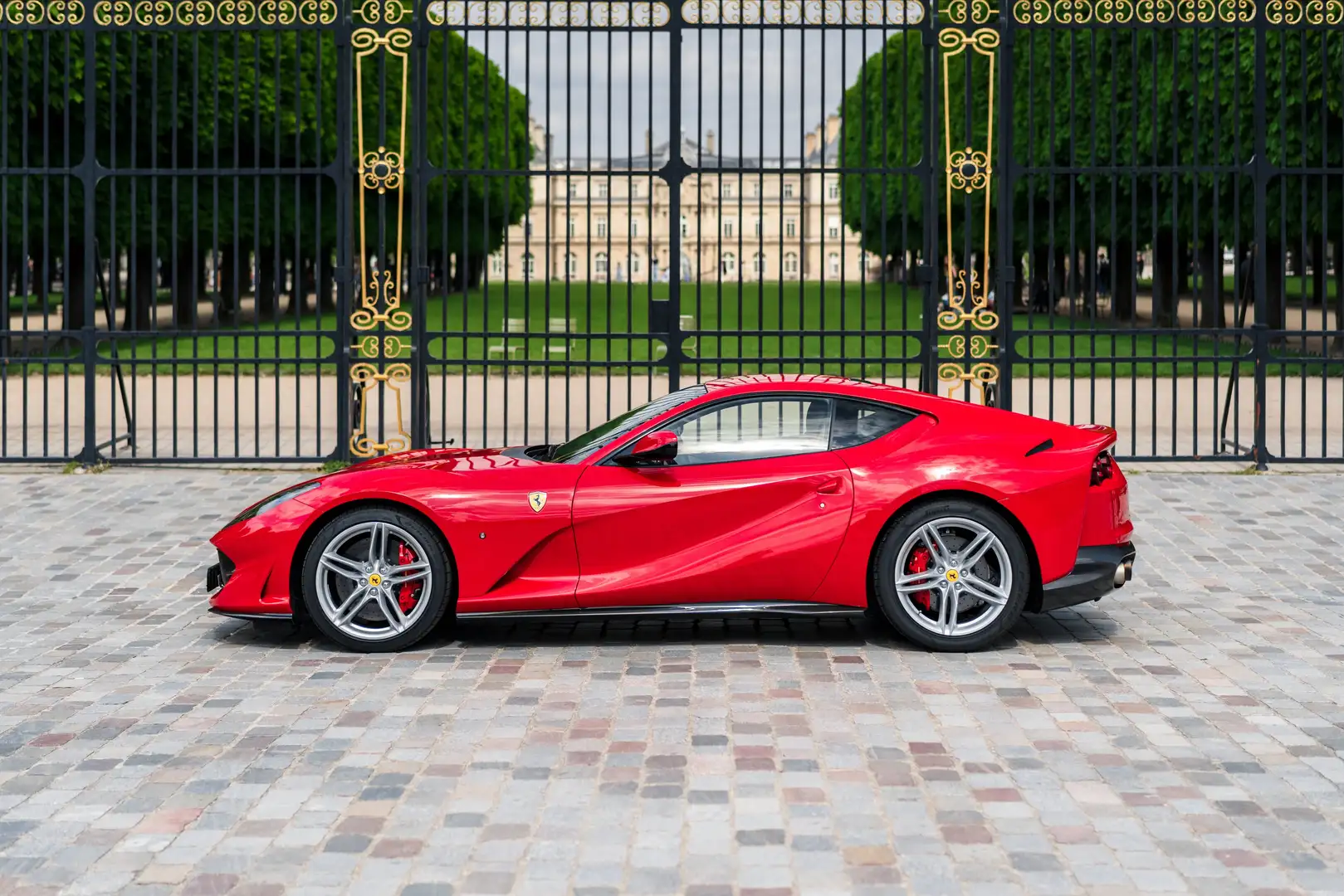 Ferrari 812 812 Superfast - Tortora leather, carbon, 7 000 kms Rojo - 2