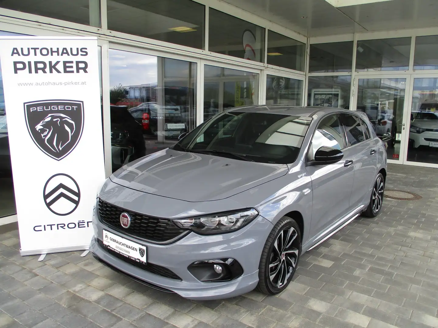 Fiat Tipo S-Design Grau - 1