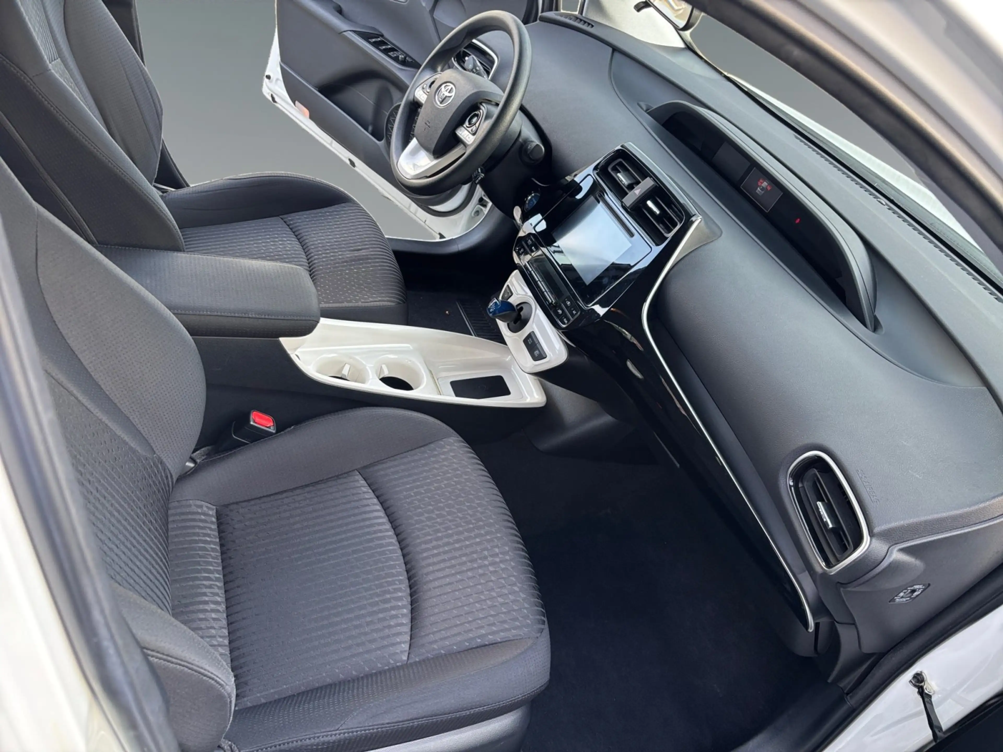 Toyota Prius 1.8 Hybrid Comfort AHK/NAVI — photo 14