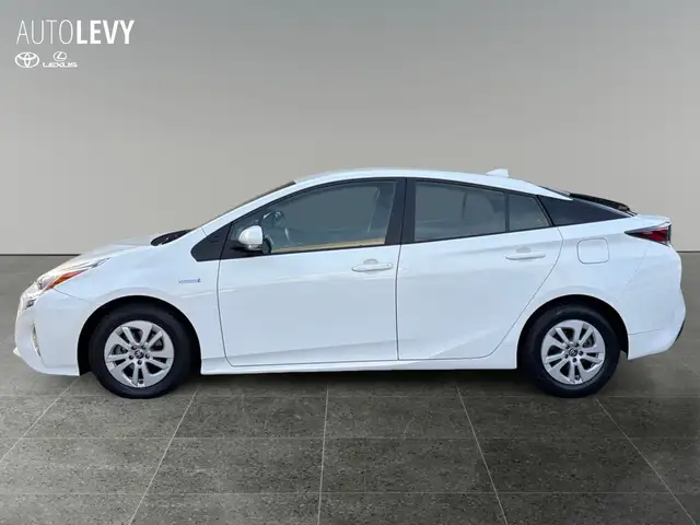 Toyota Prius view 2