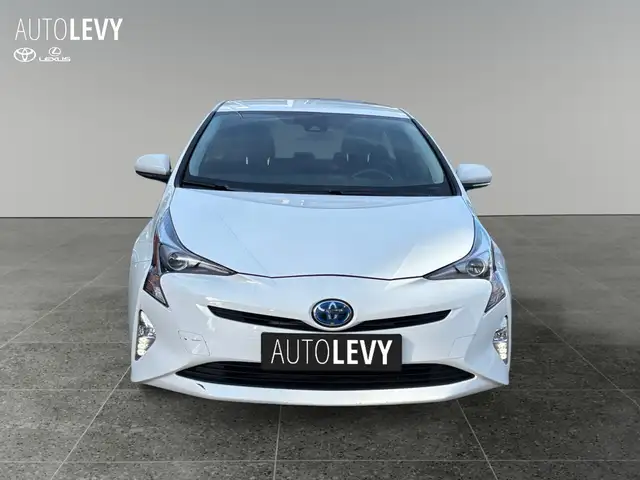 Toyota Prius view 8