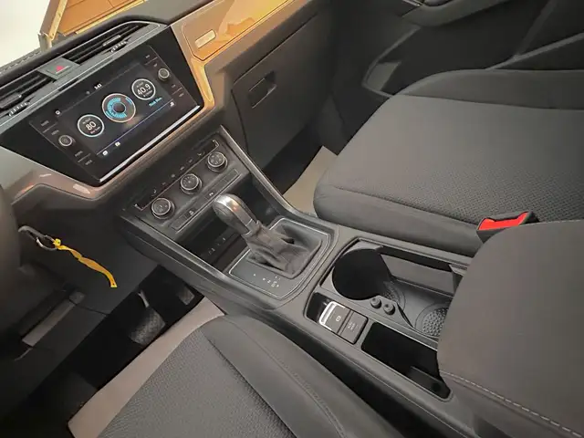 Volkswagen Touran view 13