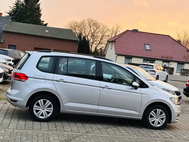 Volkswagen Touran view 7