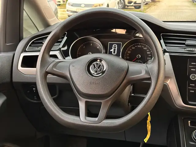 Volkswagen Touran view 12