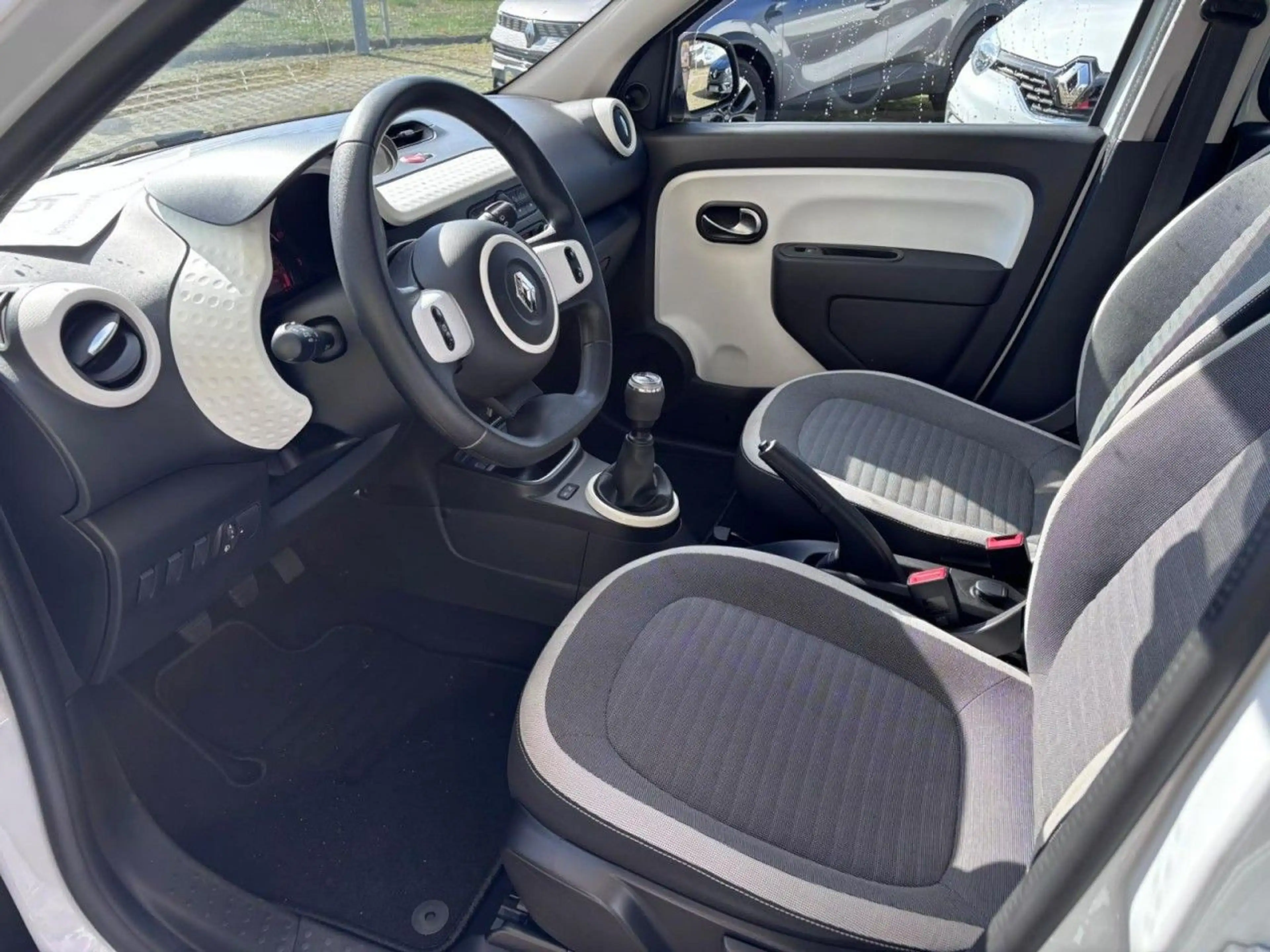 Renault Twingo mit Klima & Bluetooth — photo 5