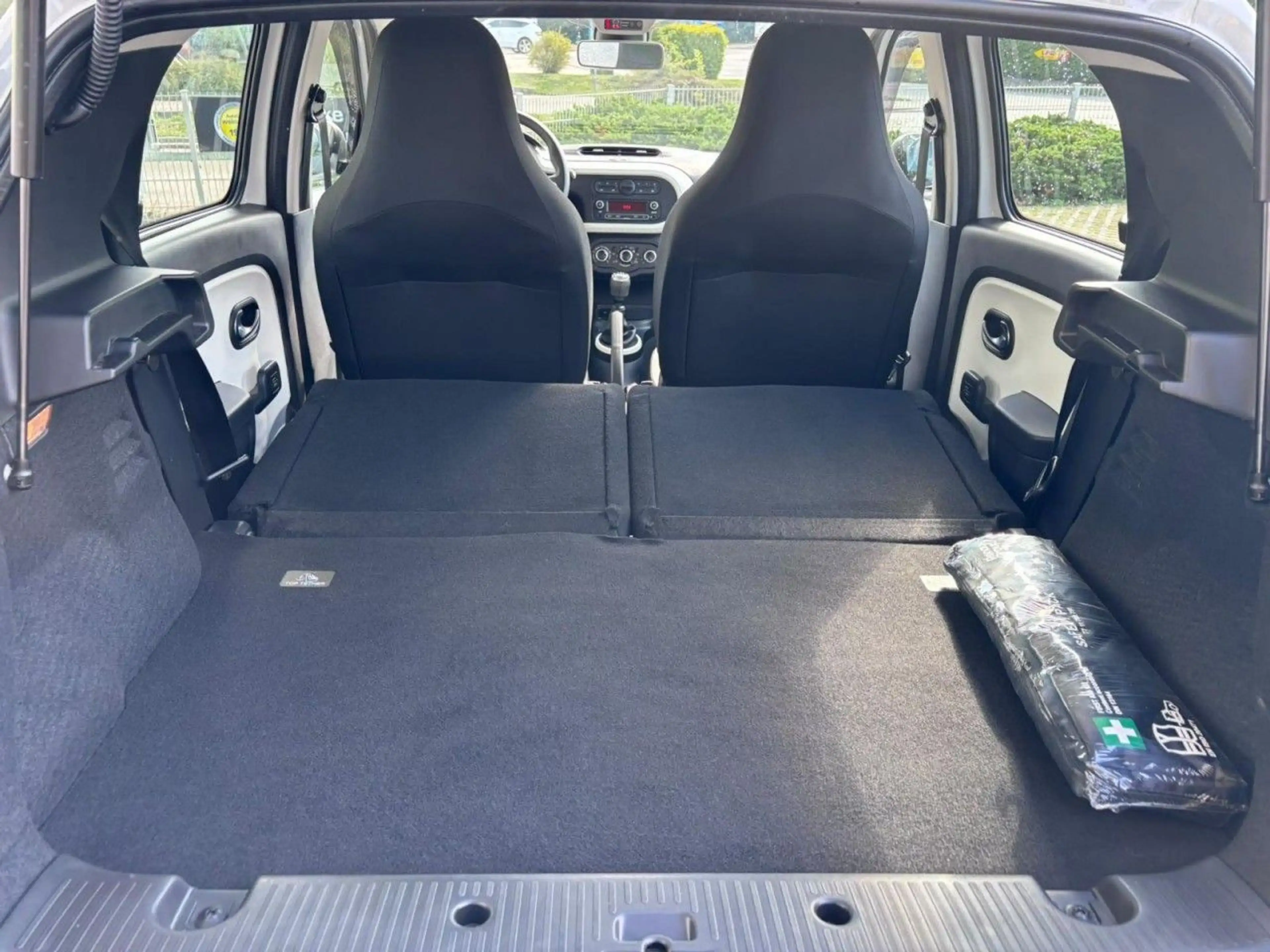 Renault Twingo mit Klima & Bluetooth — photo 12