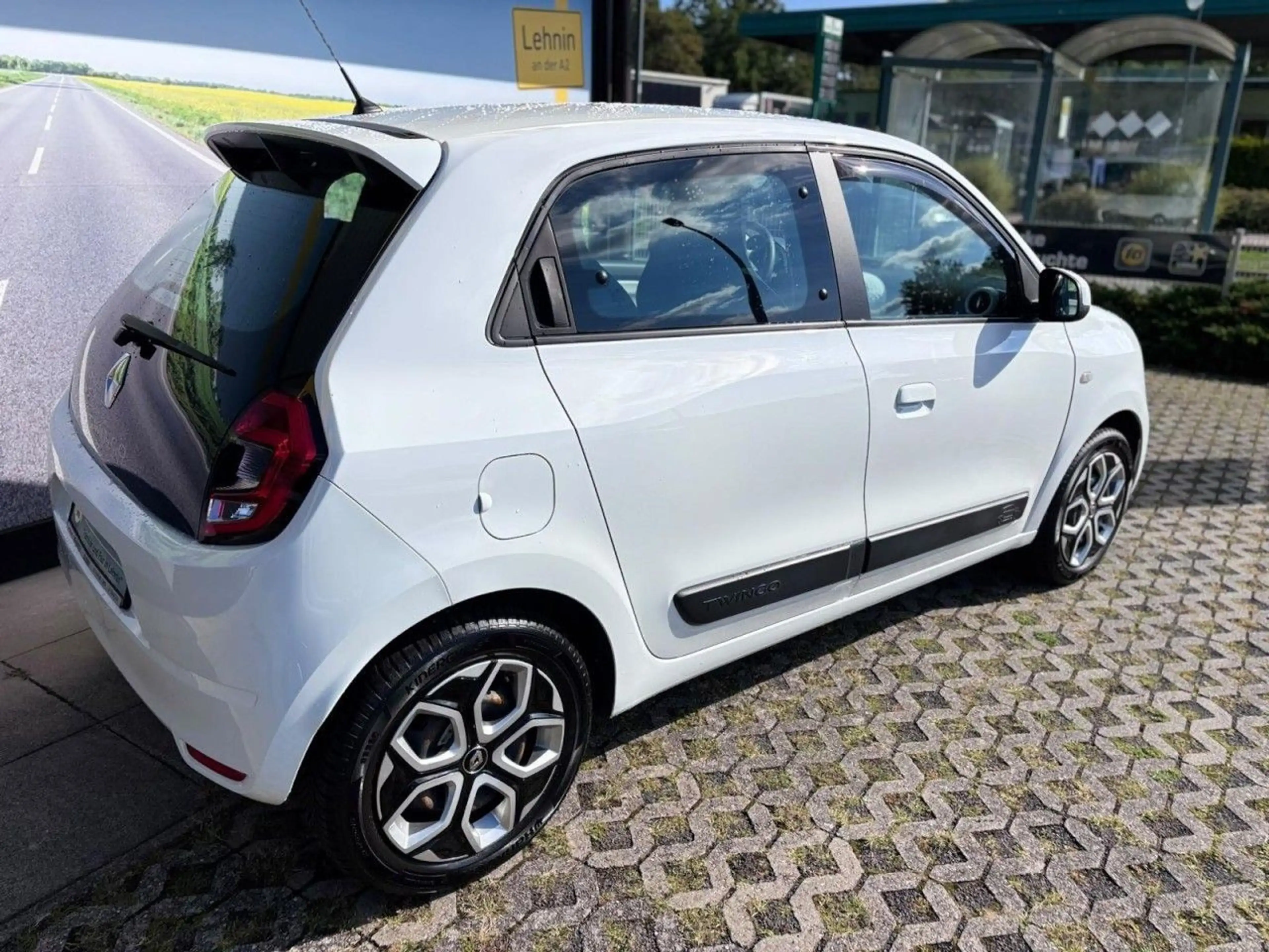 Renault Twingo mit Klima & Bluetooth — photo 9