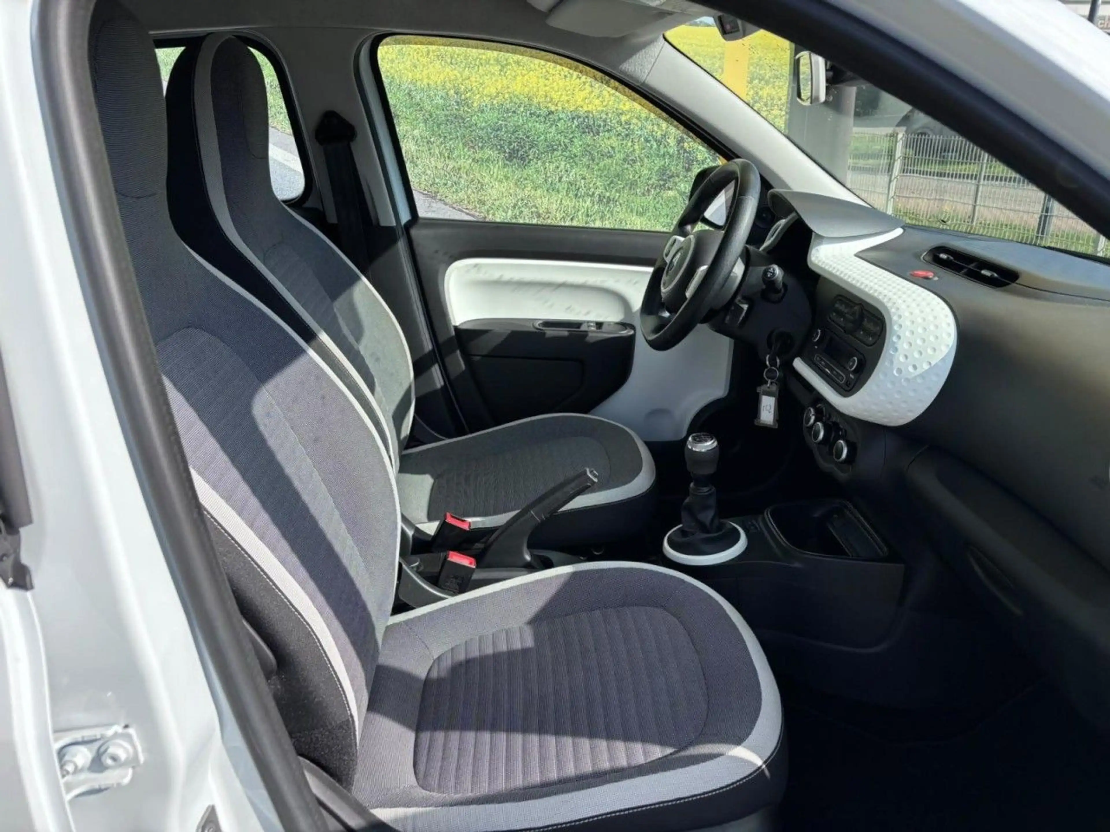 Renault Twingo mit Klima & Bluetooth — photo 7