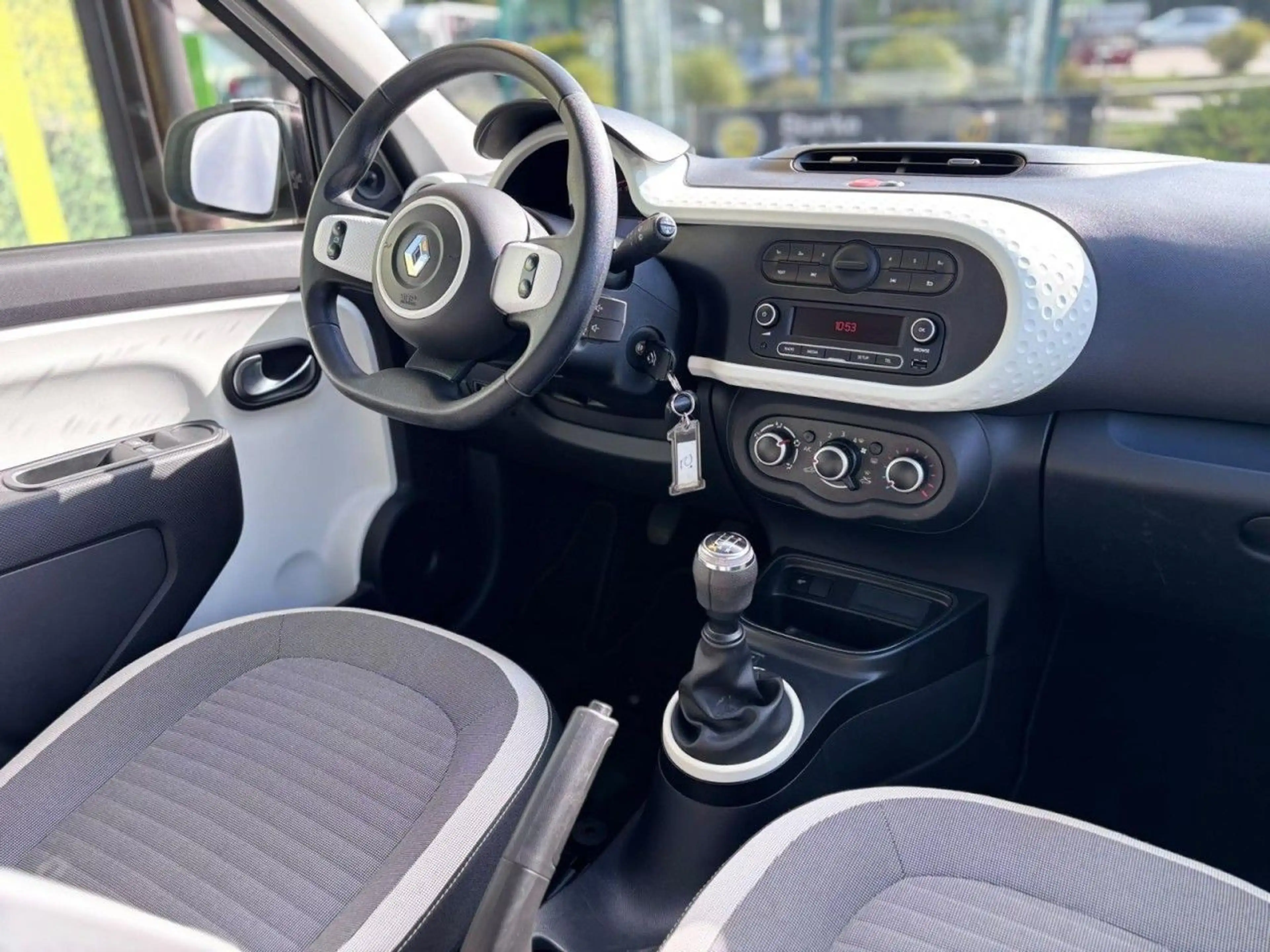 Renault Twingo mit Klima & Bluetooth — photo 6