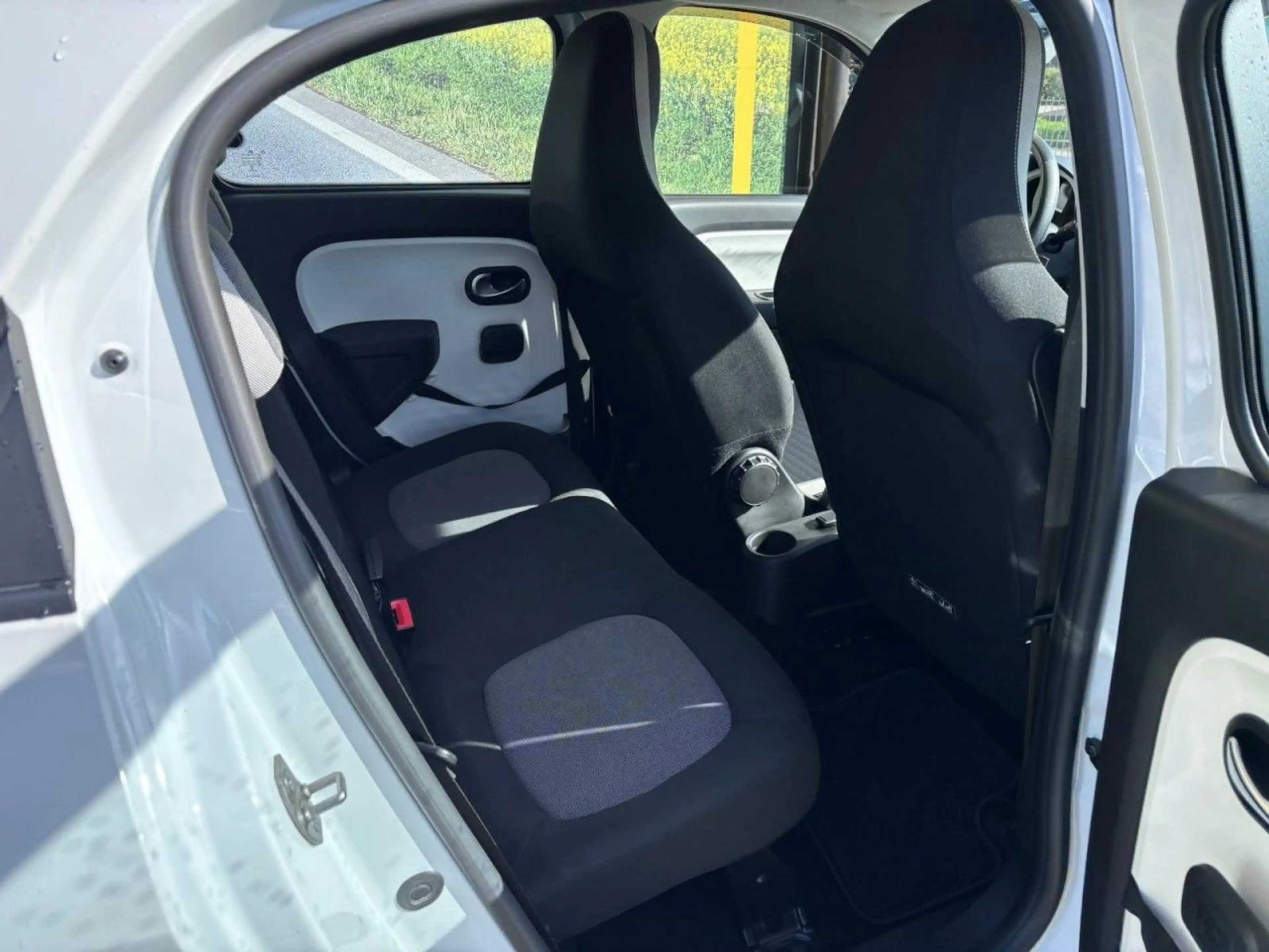 Renault Twingo mit Klima & Bluetooth — photo 8
