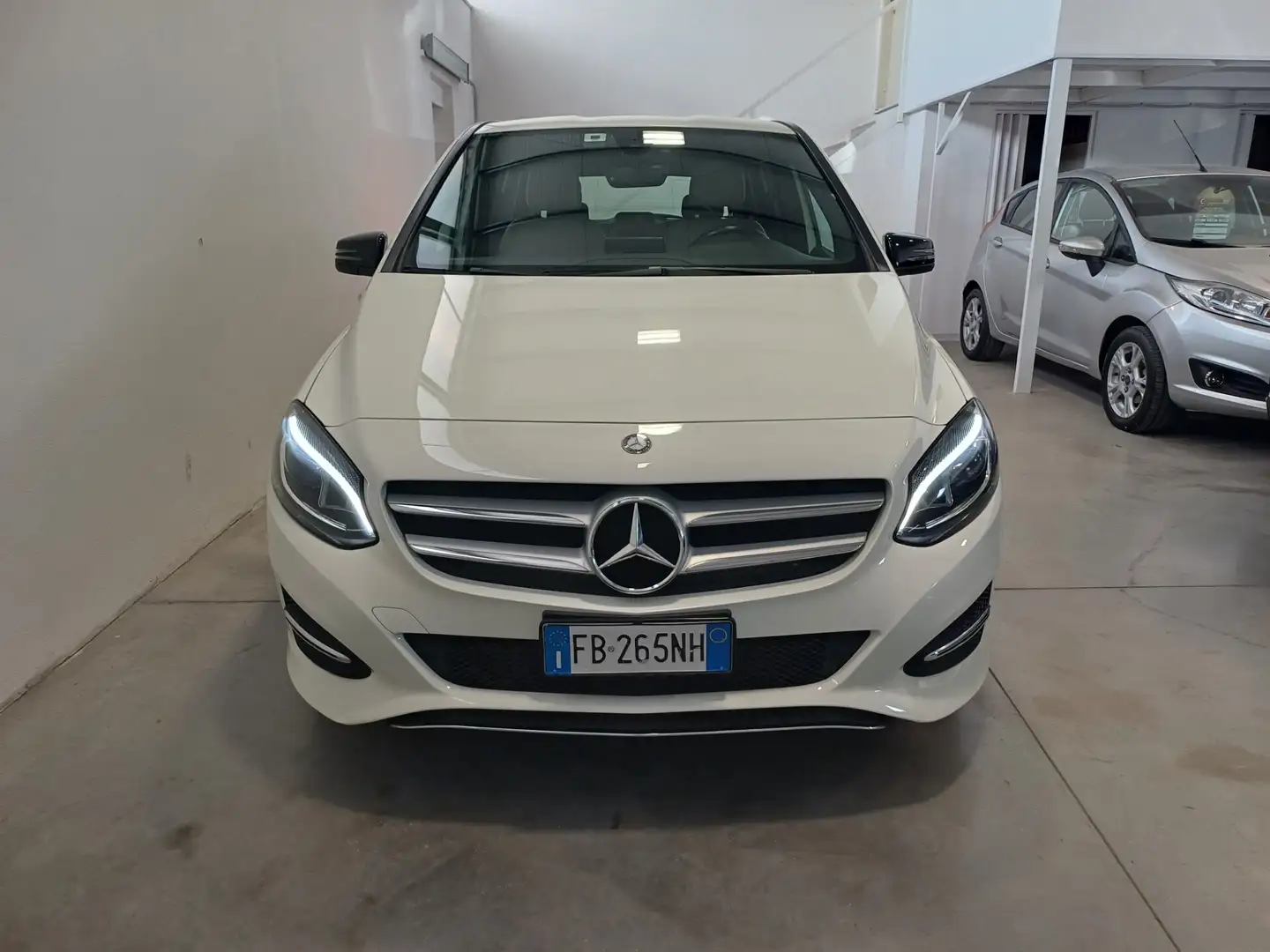 Mercedes-Benz B 180 B 180 d Aut Premium PELLE/XENON/UNIPRO Bianco - 2