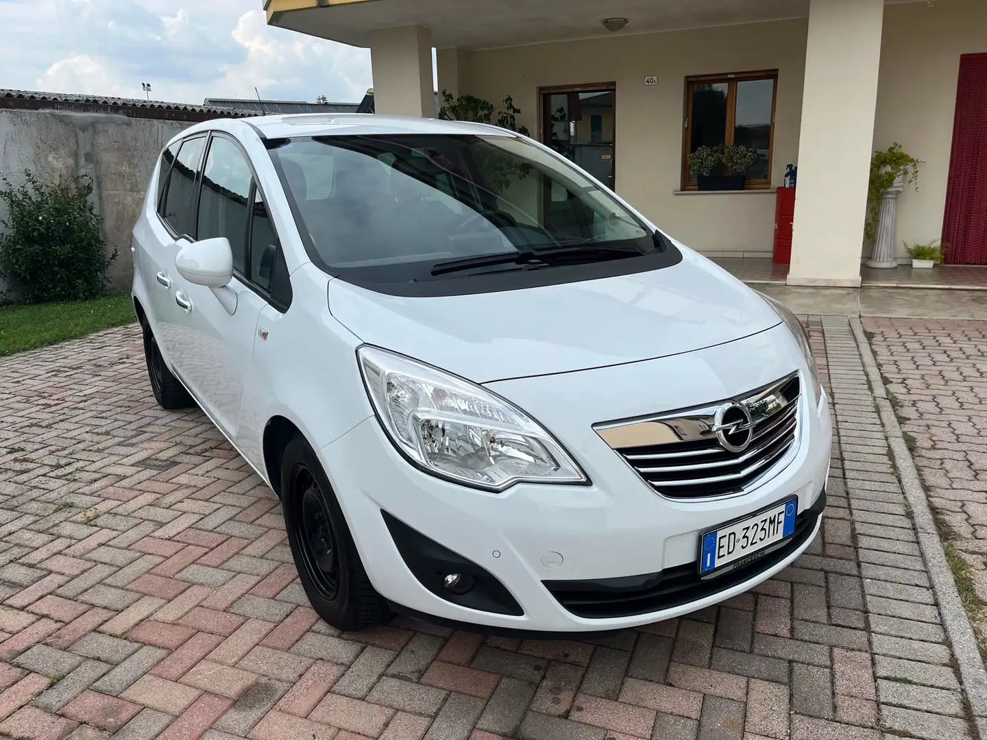 Opel Meriva 1.4t Cosmo 120cv Weiß - 2