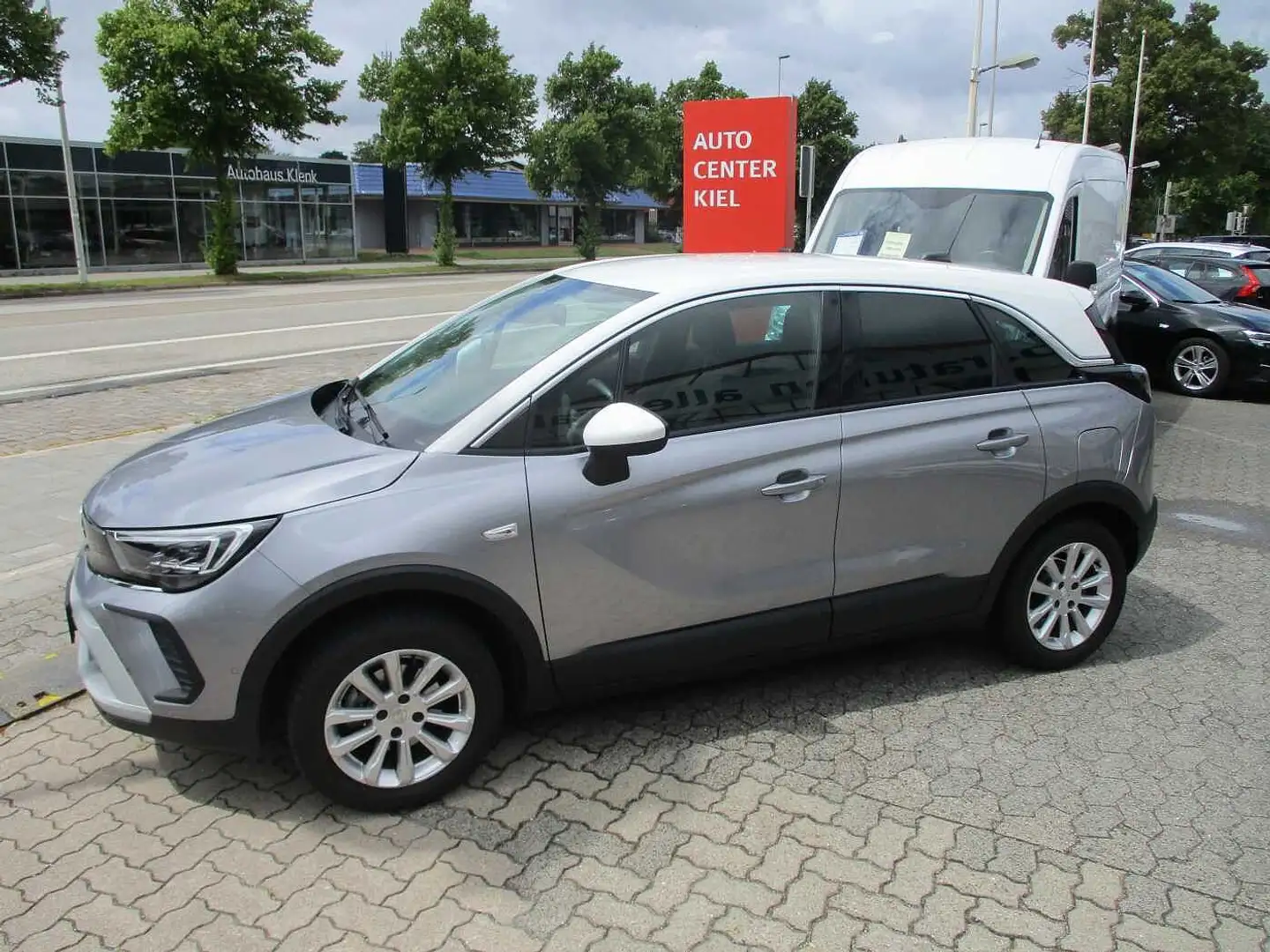 Opel Crossland X 1.2 'Elegance', Navigation, Scheckheft gepflegt Silber - 1