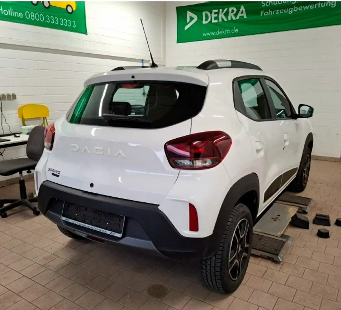 Dacia Spring 45 ExpressionPaket  Navi - Kamera Weiß - 2