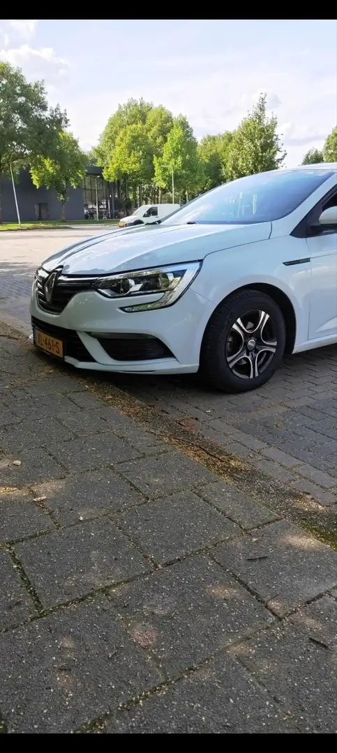 Renault Megane 1.2 TCe Life Wit - 1