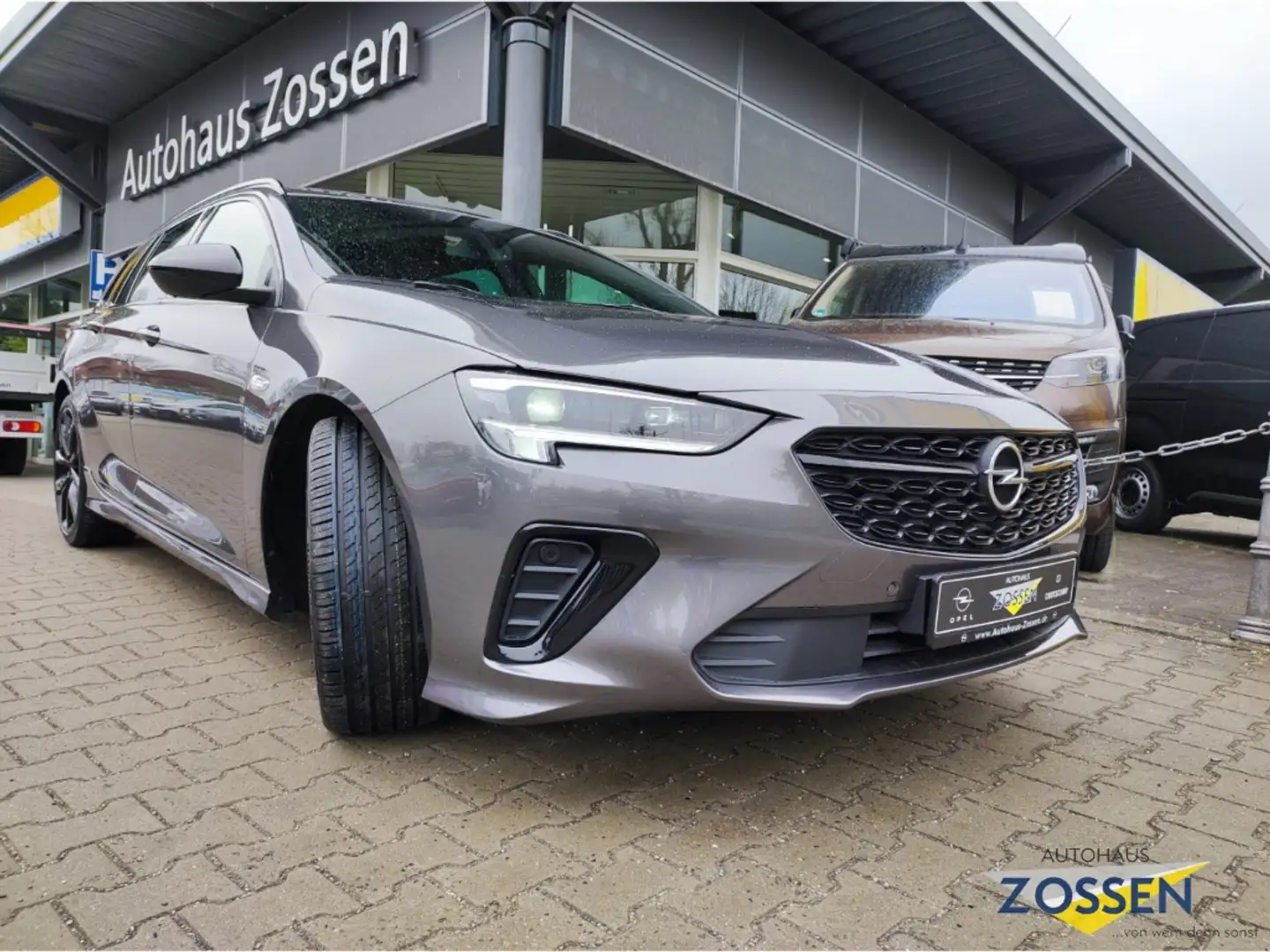 Opel Insignia Sports Tourer GSi 4x4 Panoramadach, AHZV, LED, Nav Gris - 2