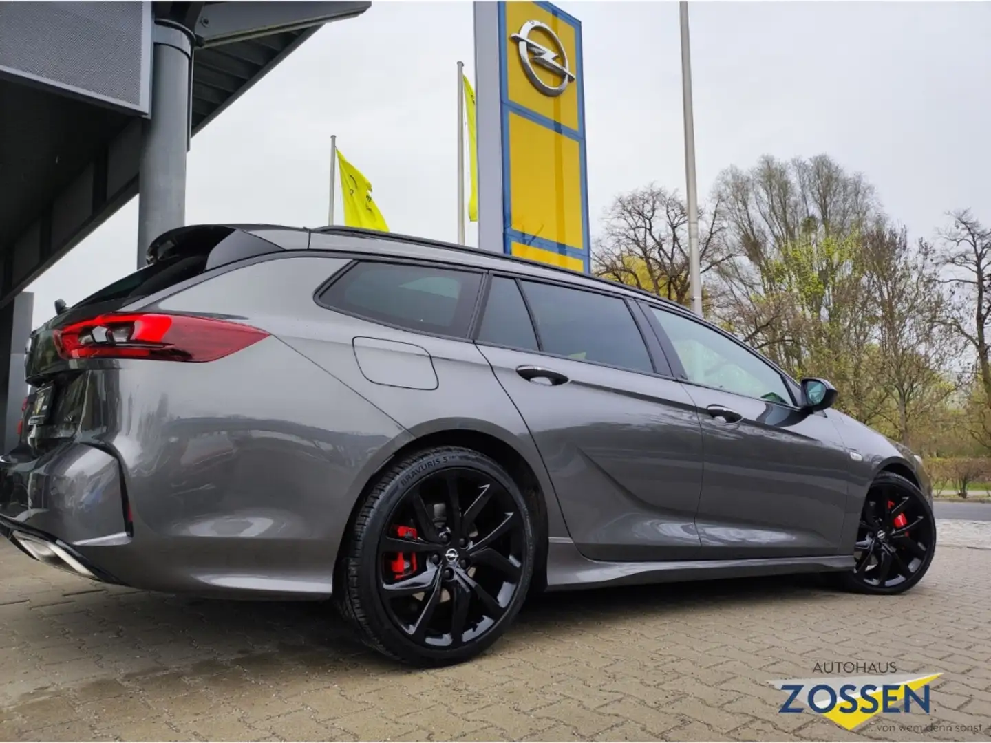 Opel Insignia Sports Tourer GSi 4x4 Panoramadach, AHZV, LED, Nav Gris - 1