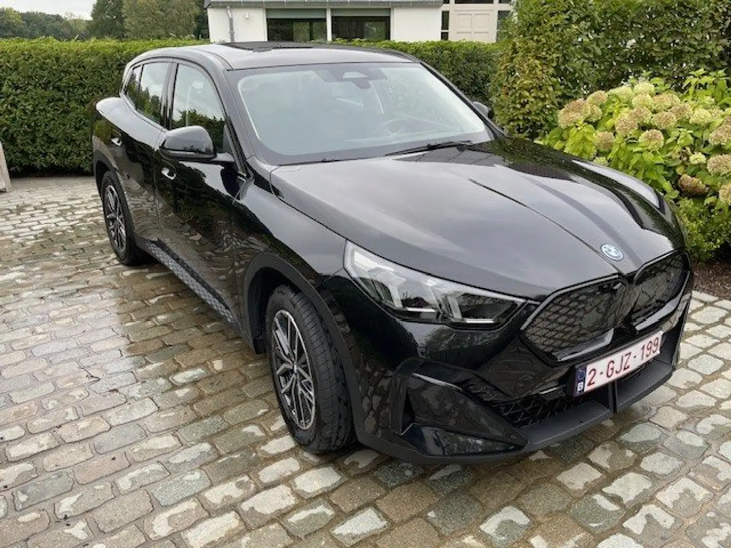 BMW iX2 iX2 eDrive20 Zwart - 2