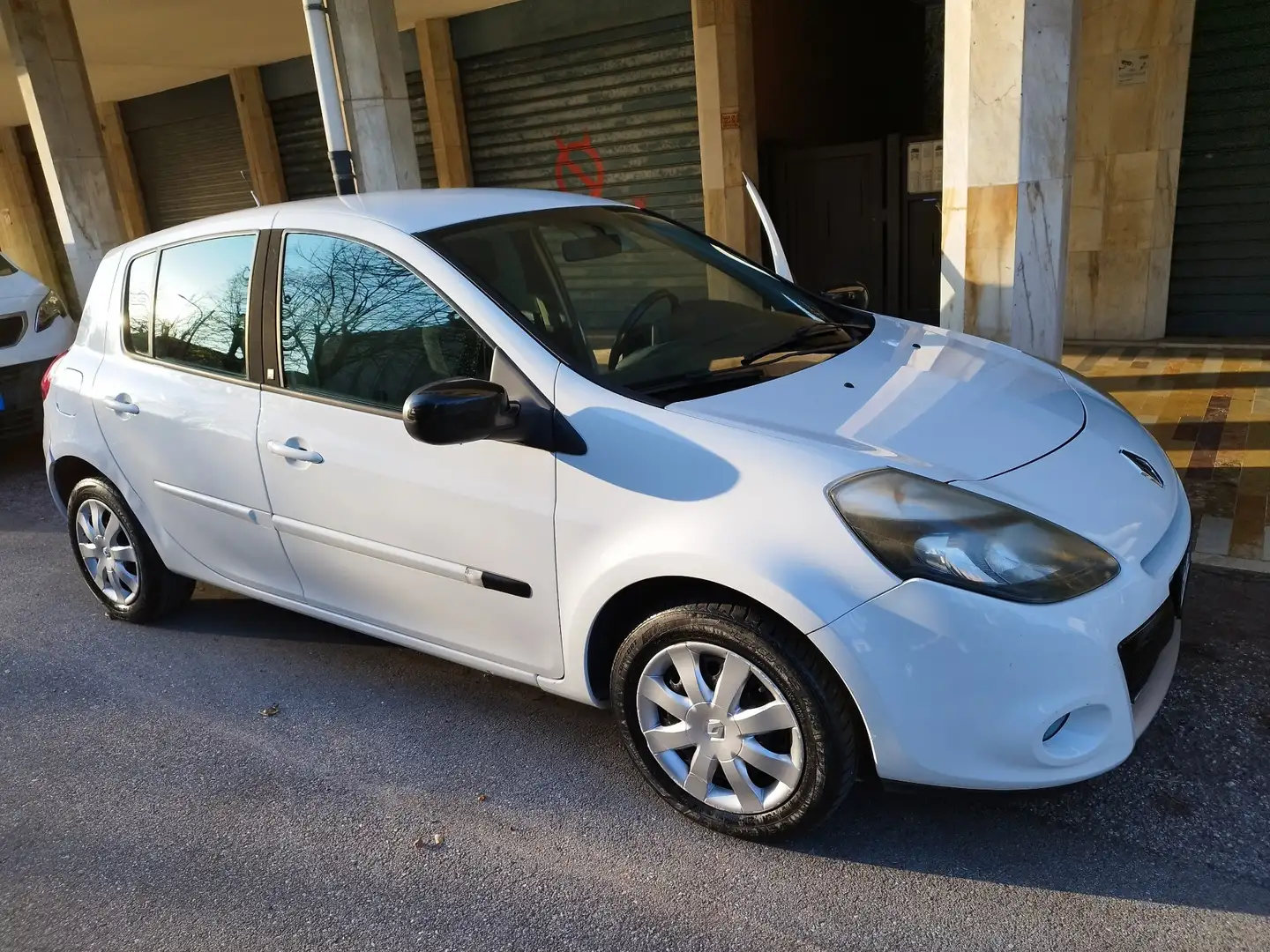 Renault Clio 5p 1.2 16v Confort - 1