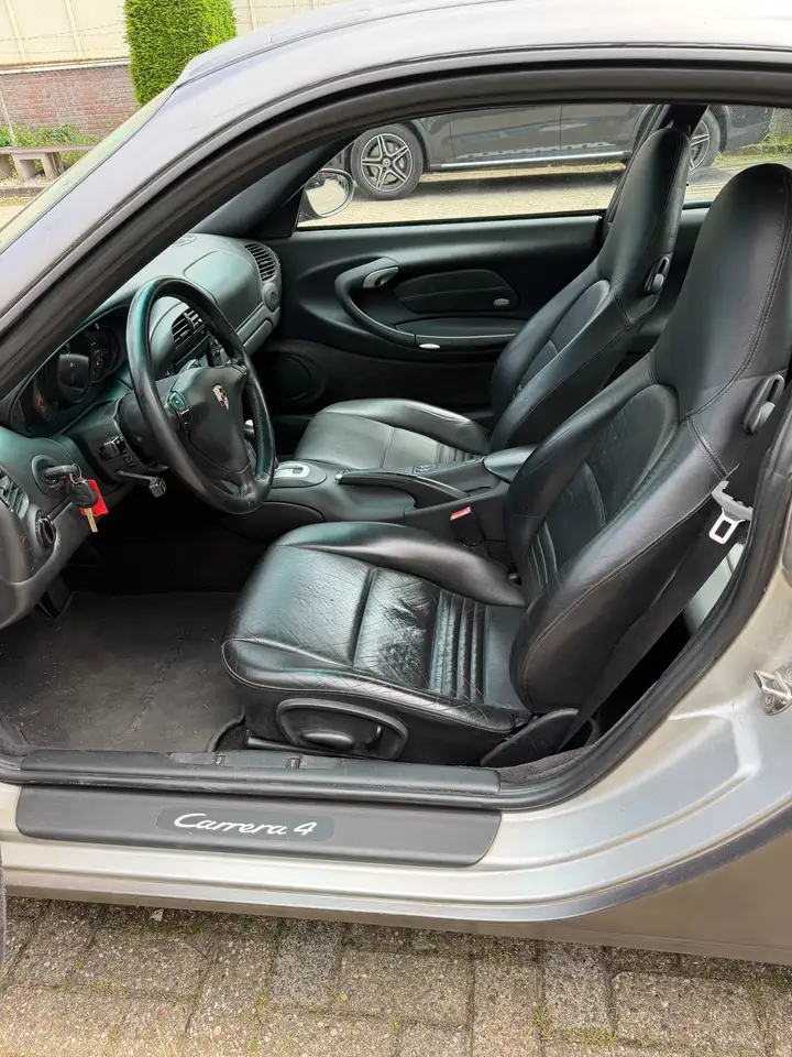 Porsche 911 3.6 Coupé Carrera 4, foto 4