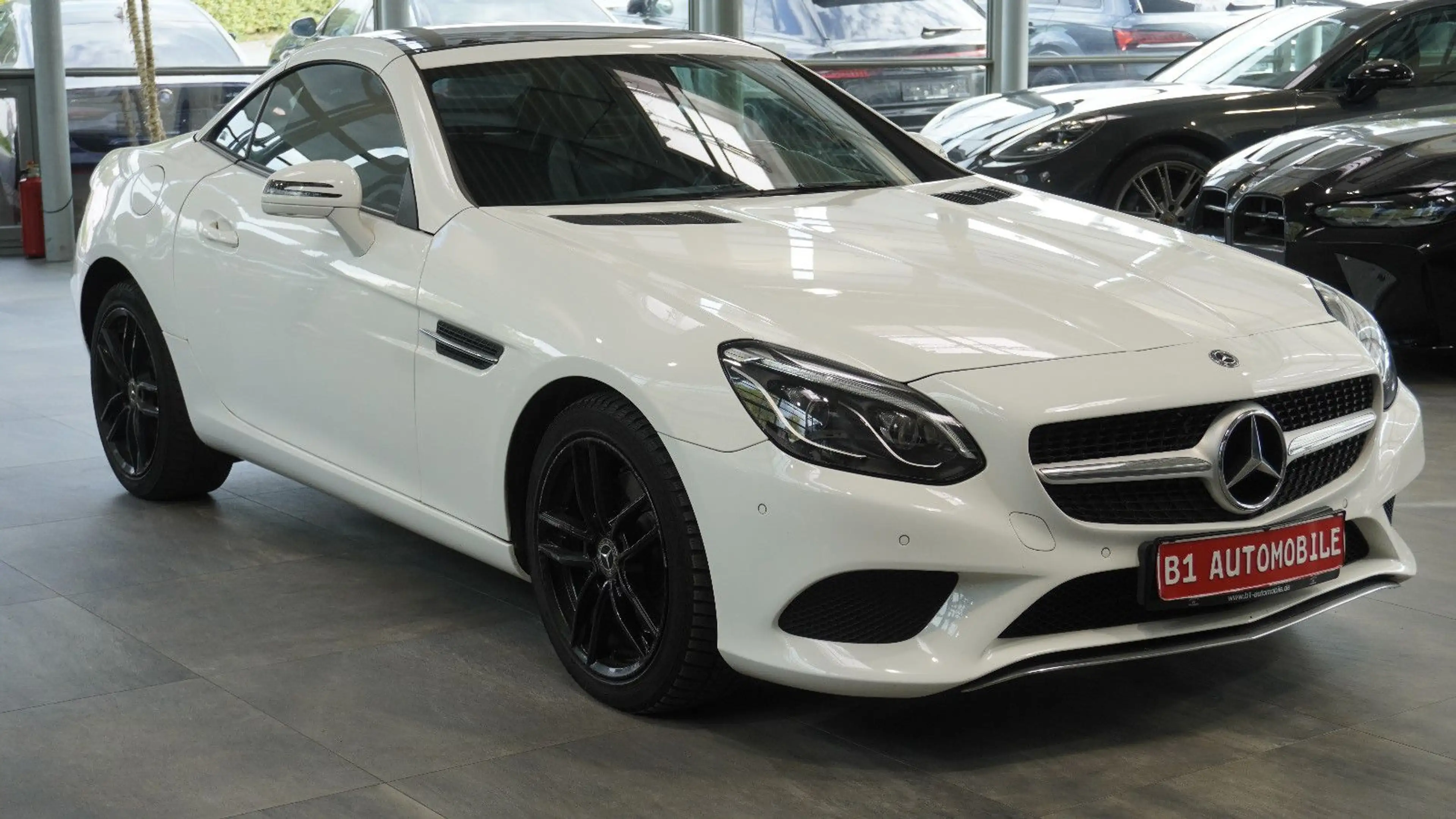 Mercedes-Benz SLC 200 Roadster*PANO*SHZ*LEDER*PDC — photo 4