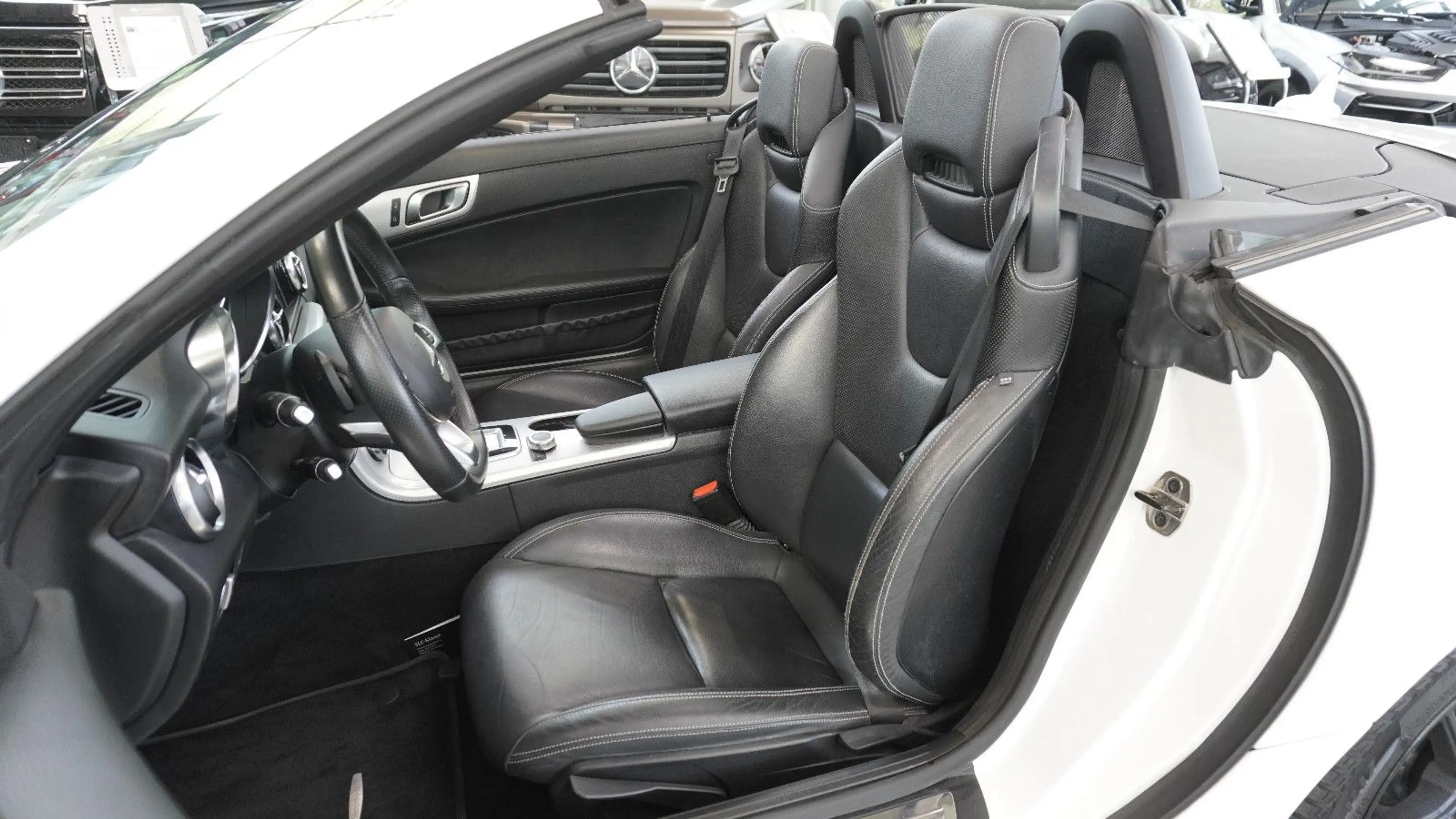 Mercedes-Benz SLC 200 Roadster*PANO*SHZ*LEDER*PDC — photo 11
