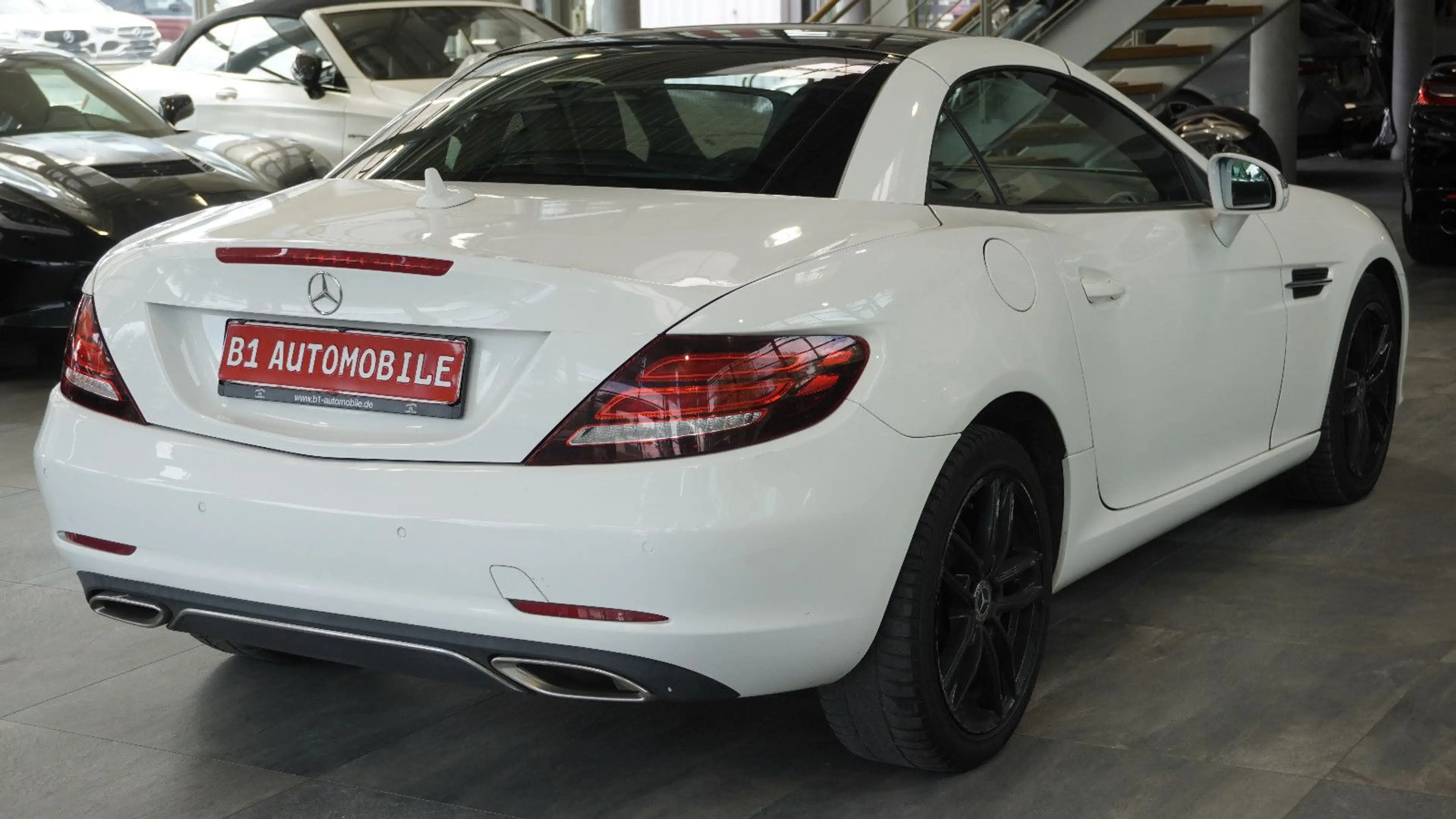 Mercedes-Benz SLC 200 Roadster*PANO*SHZ*LEDER*PDC — photo 6