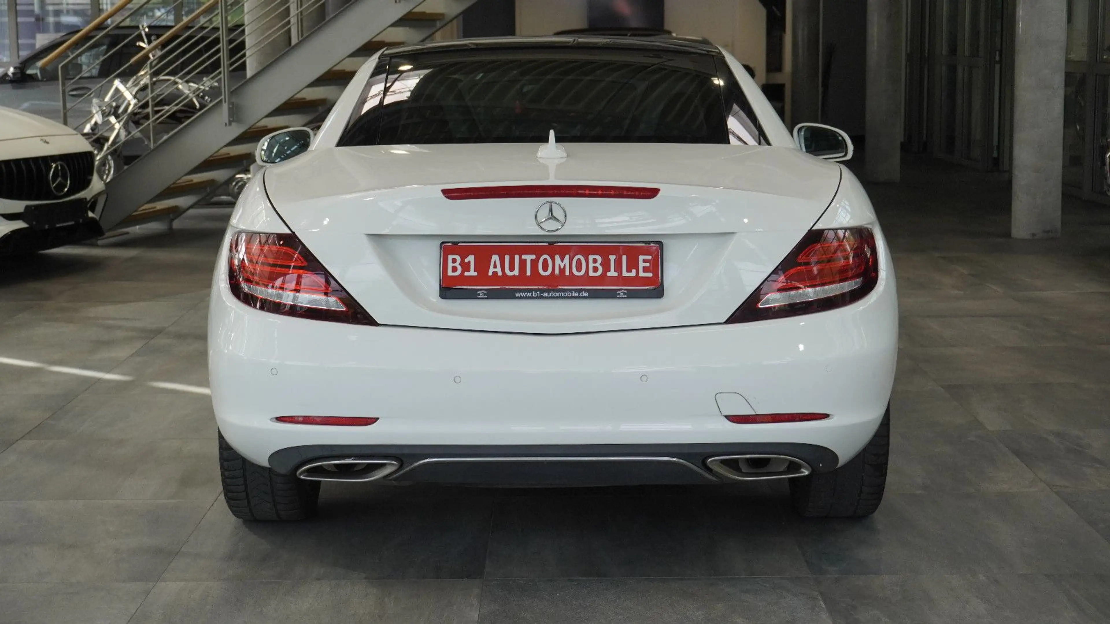 Mercedes-Benz SLC 200 Roadster*PANO*SHZ*LEDER*PDC — photo 7