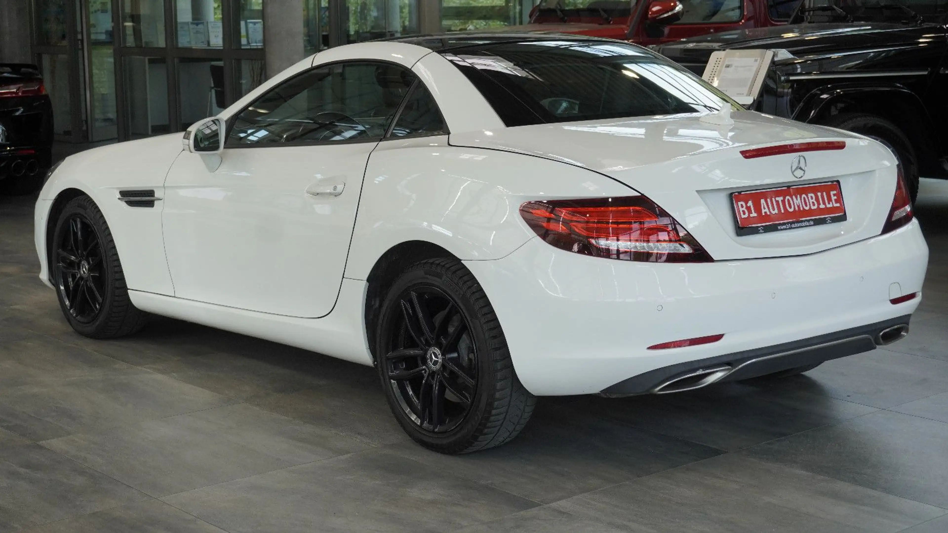 Mercedes-Benz SLC 200 Roadster*PANO*SHZ*LEDER*PDC — photo 8