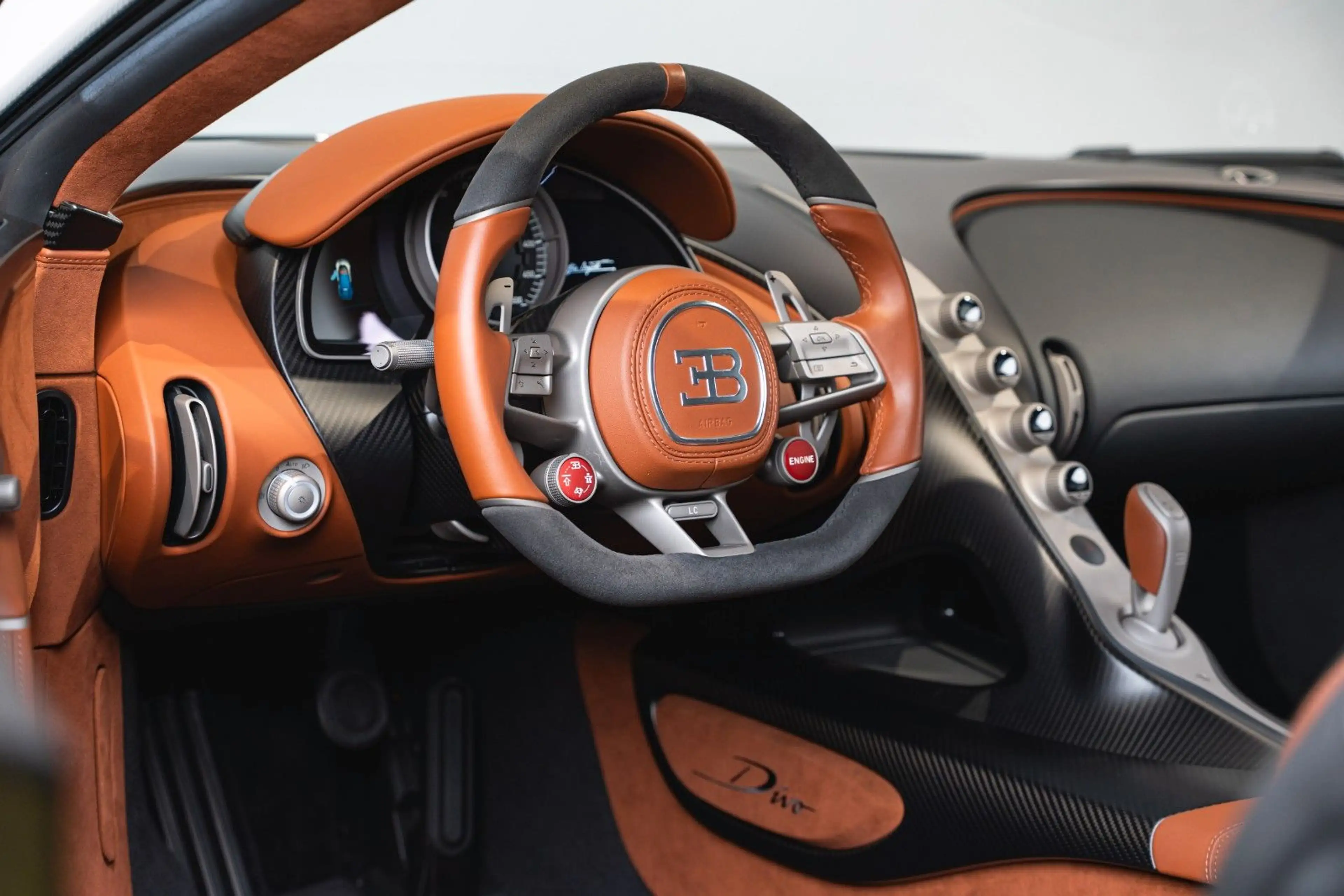 Bugatti DIVO | 1of5 EXPOSEDCARBON | 1of40|  READY CAR | — photo 14