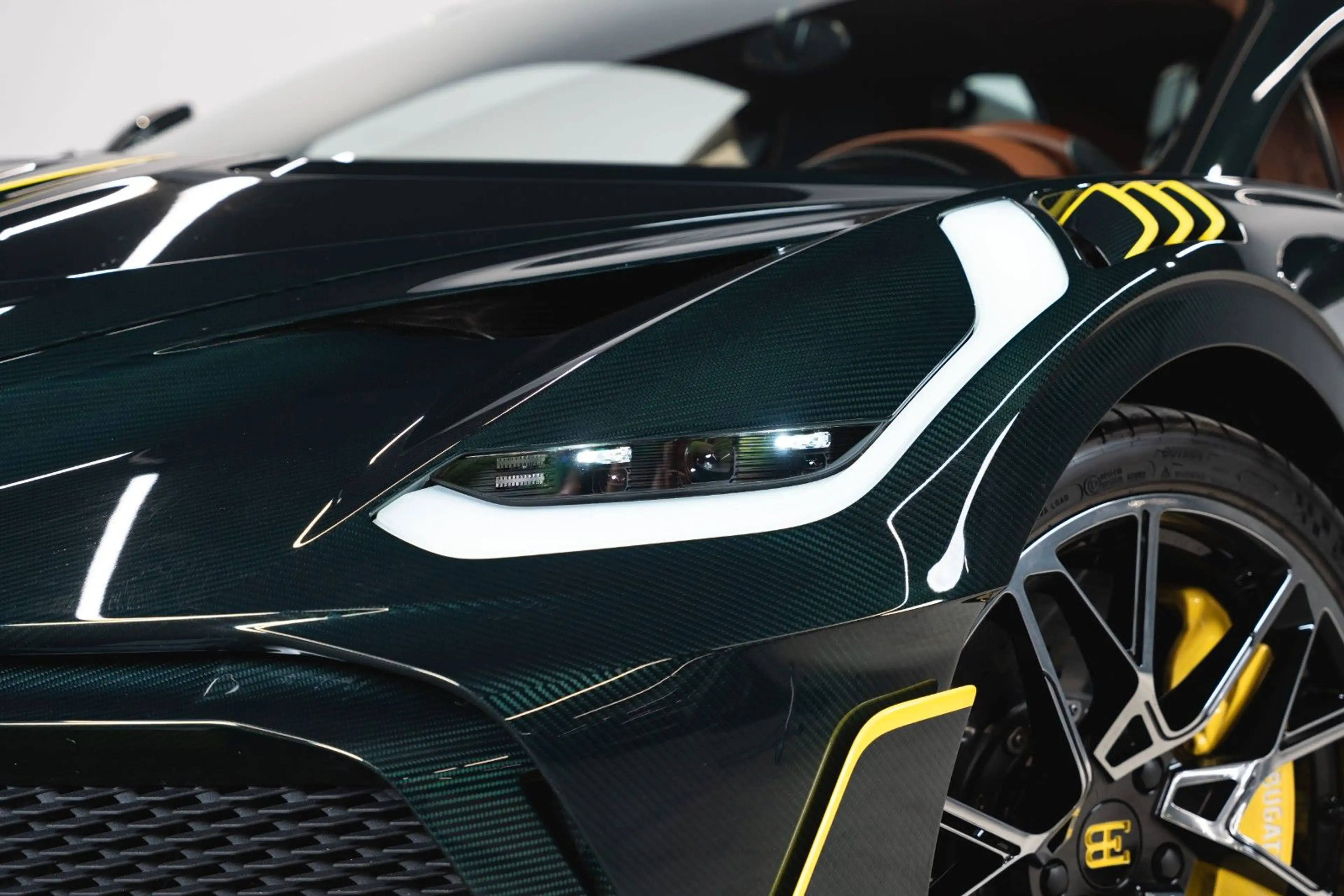 Bugatti DIVO | 1of5 EXPOSEDCARBON | 1of40|  READY CAR | — photo 6