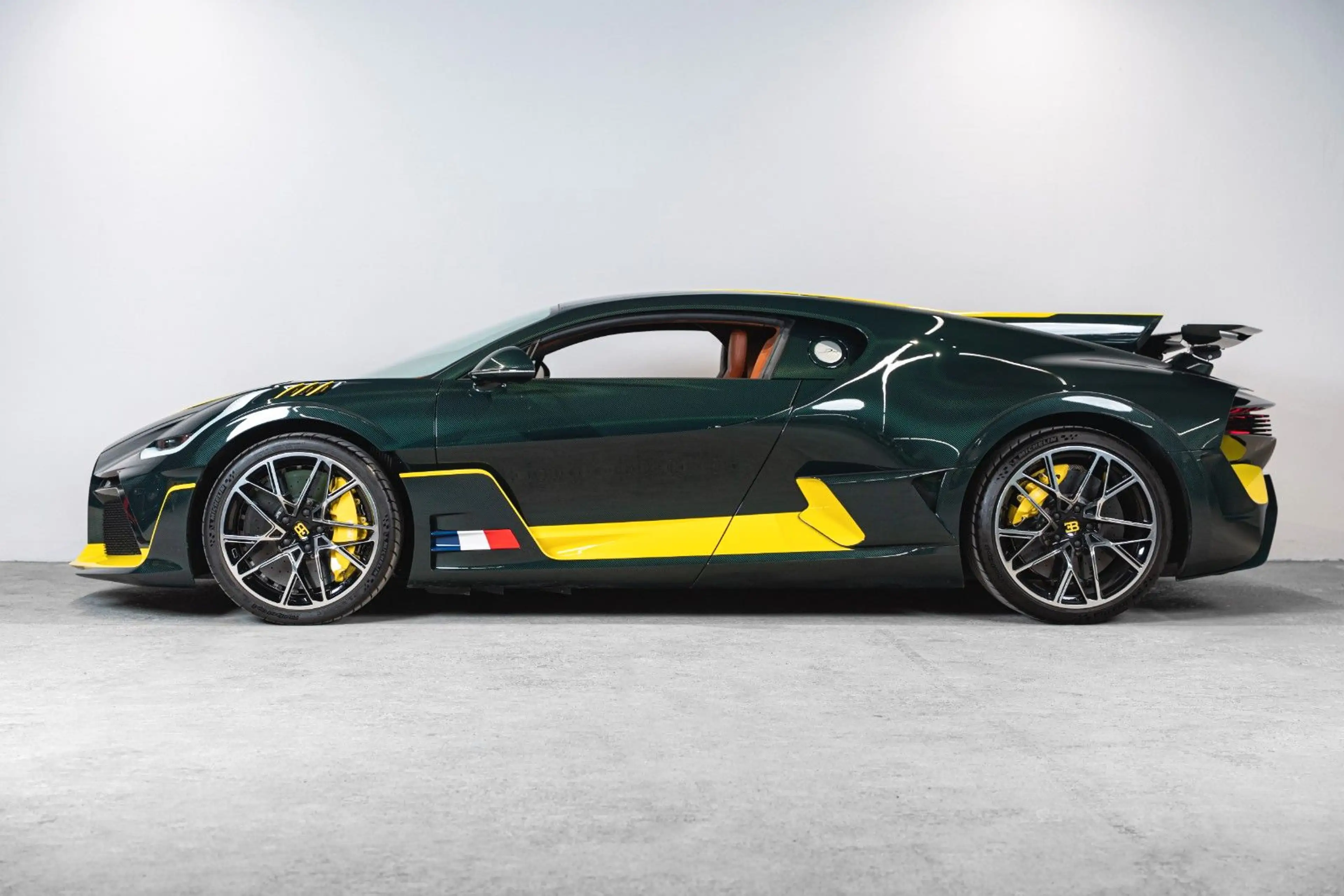 Bugatti DIVO | 1of5 EXPOSEDCARBON | 1of40|  READY CAR | — photo 4