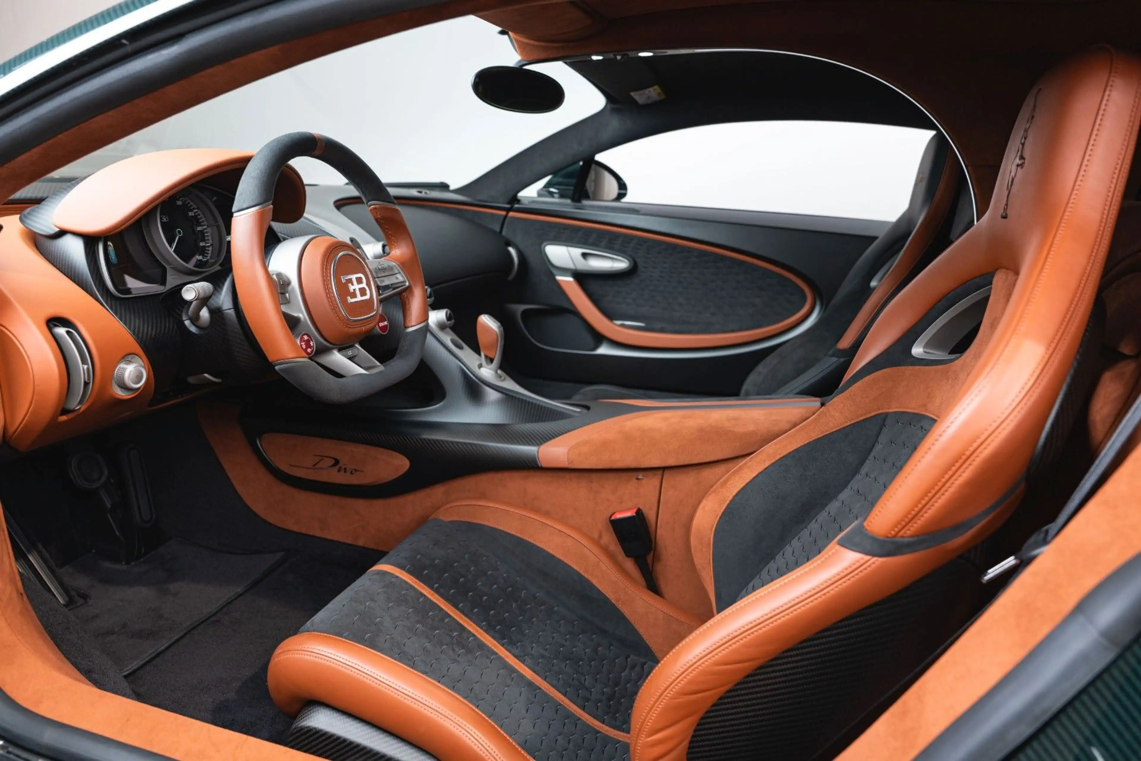 Bugatti DIVO | 1of5 EXPOSEDCARBON | 1of40|  READY CAR | — photo 15
