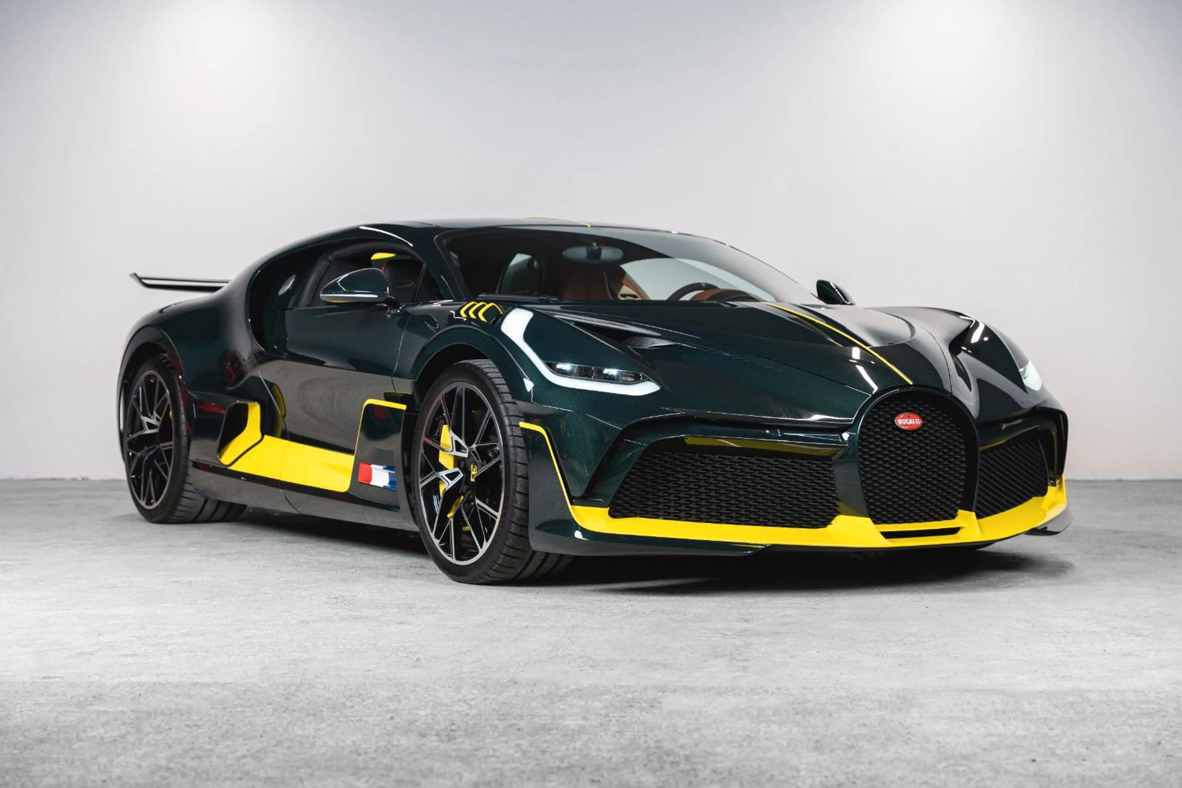 Bugatti DIVO | 1of5 EXPOSEDCARBON | 1of40|  READY CAR | — photo 2